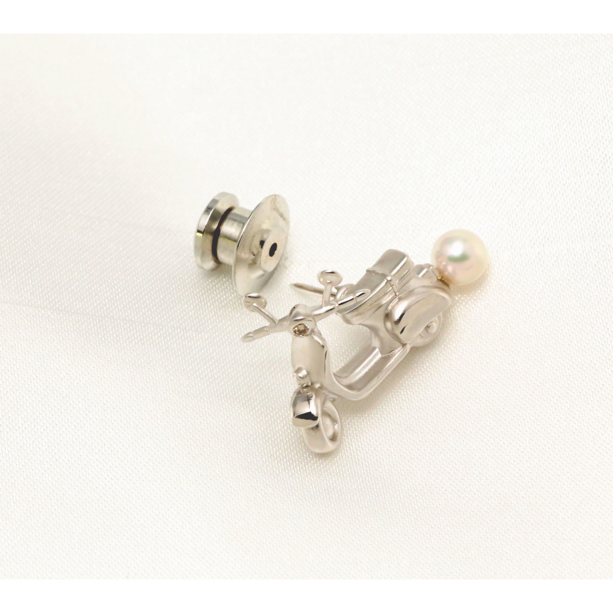 パール シルバーブローチ(アコヤ真珠/スクーターモチーフ/6月誕生石)《26A01004》