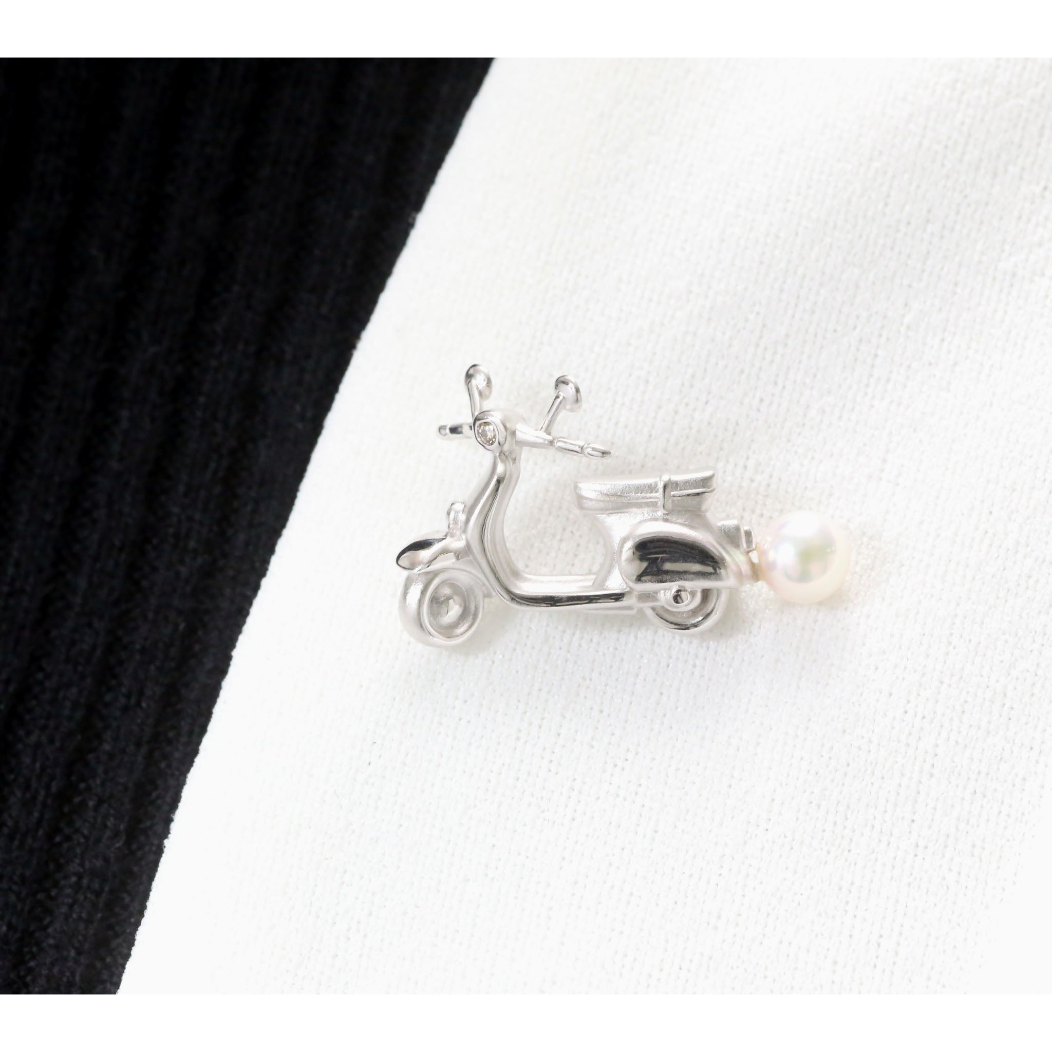 パール シルバーブローチ(アコヤ真珠/スクーターモチーフ/6月誕生石)《26A01004》