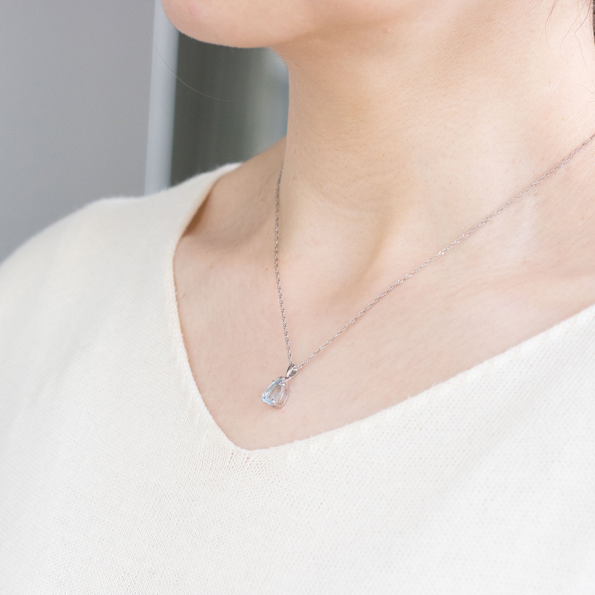 アクアマリン/ダイヤモンド プラチナネックレス(2.00カラット/ペアシェイプ/3月誕生石)《26A01104》