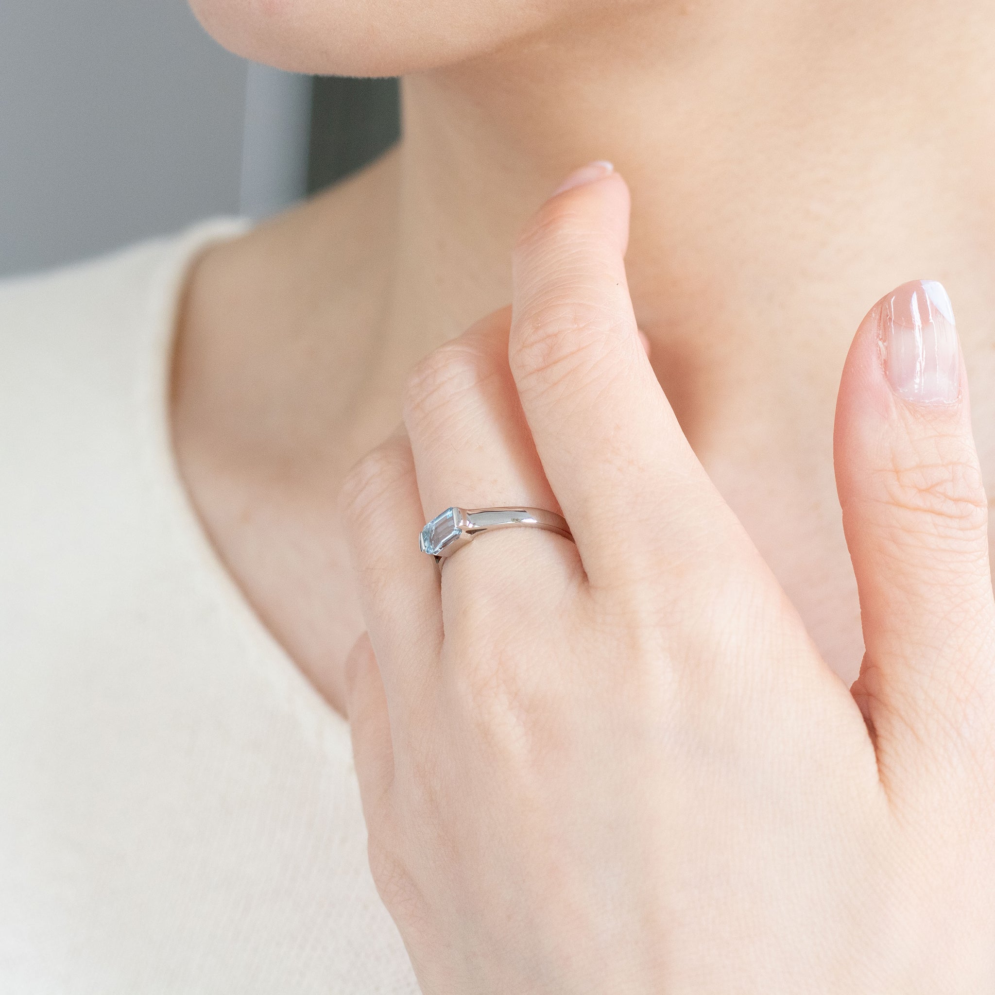 アクアマリン プラチナリング(エメラルドカット/3月誕生石)《26A01105》