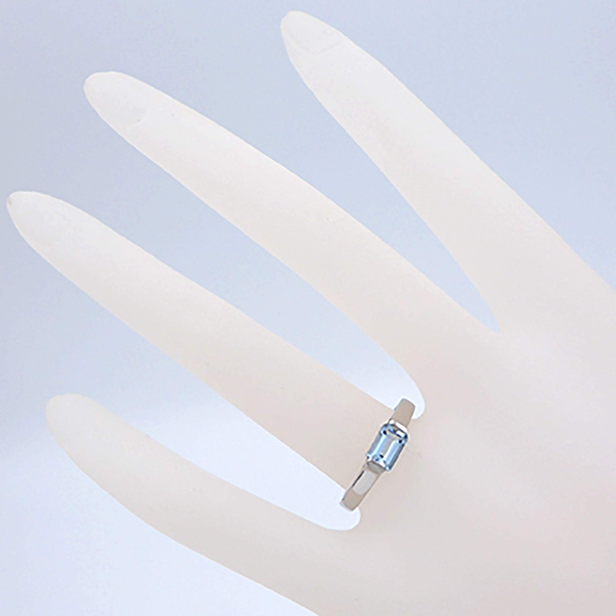 アクアマリン プラチナリング(エメラルドカット/3月誕生石)《26A01105》