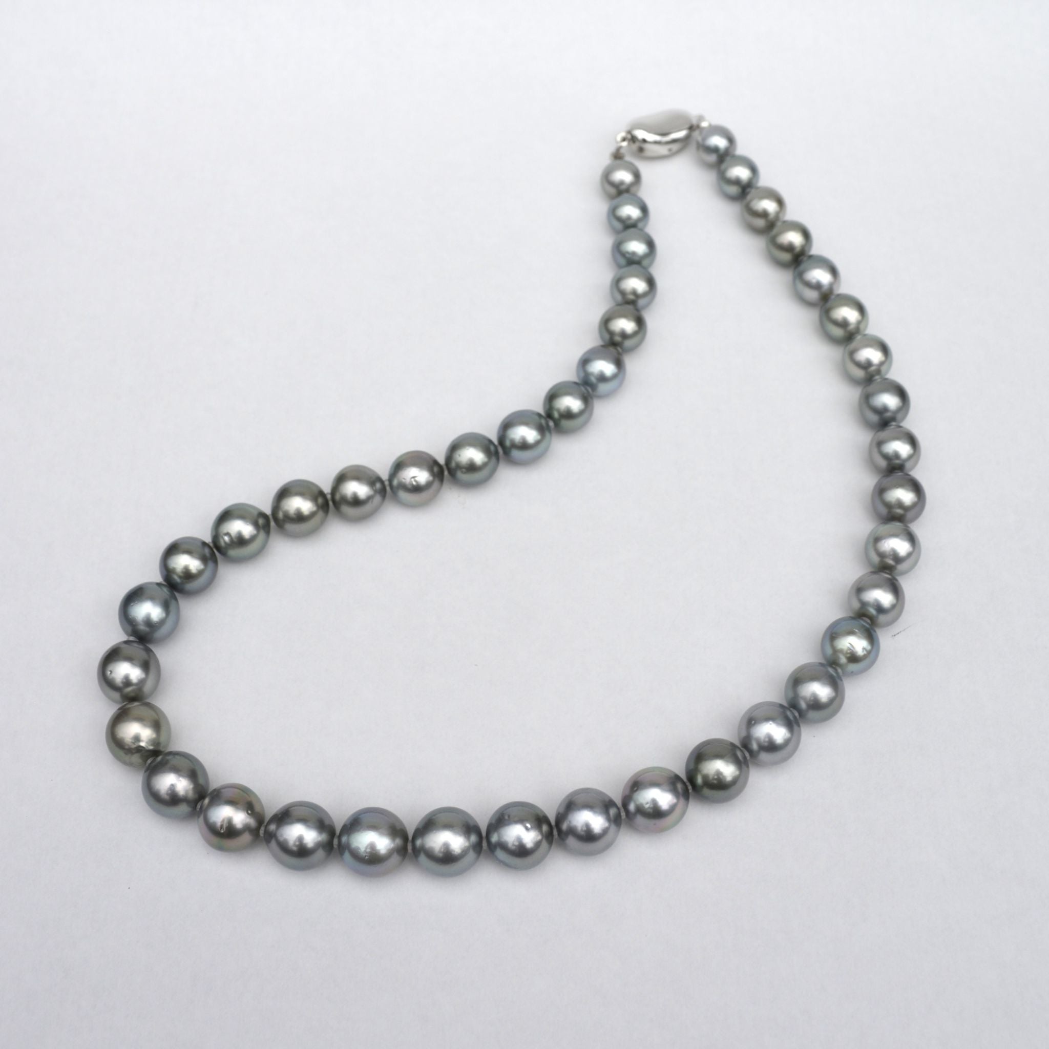 【限定5点】パール ネックレス(黒蝶真珠/8～10mm/グレー系/6月誕生石/真珠鑑別鑑定書付)《26A01106》