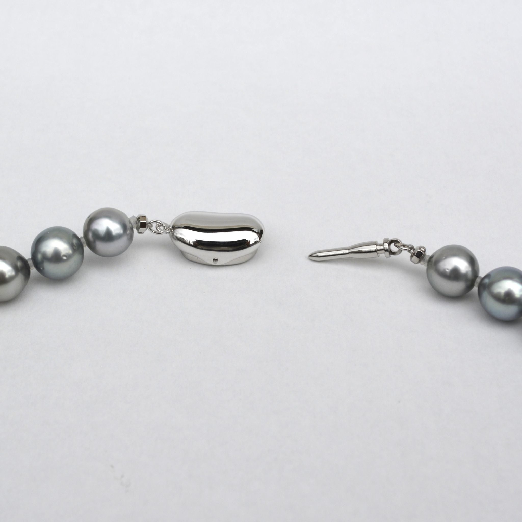 【限定5点】パール ネックレス(黒蝶真珠/8～10mm/グレー系/6月誕生石/真珠鑑別鑑定書付)《26A01106》