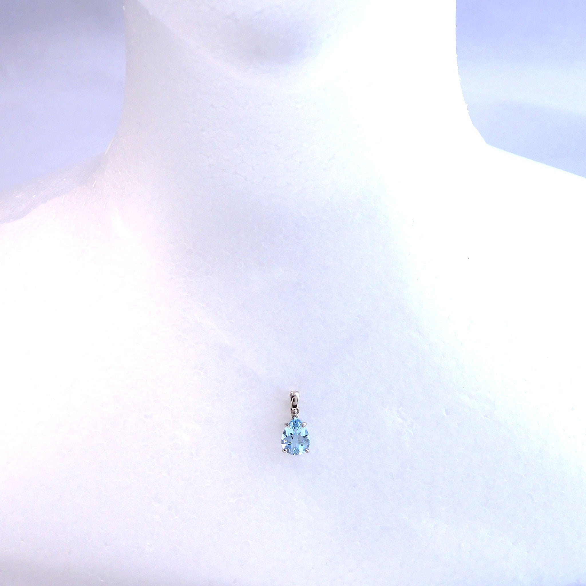 アクアマリン プラチナペンダントトップ(1.1カラット/ペアシェイプ/3月誕生石)《26A01204》