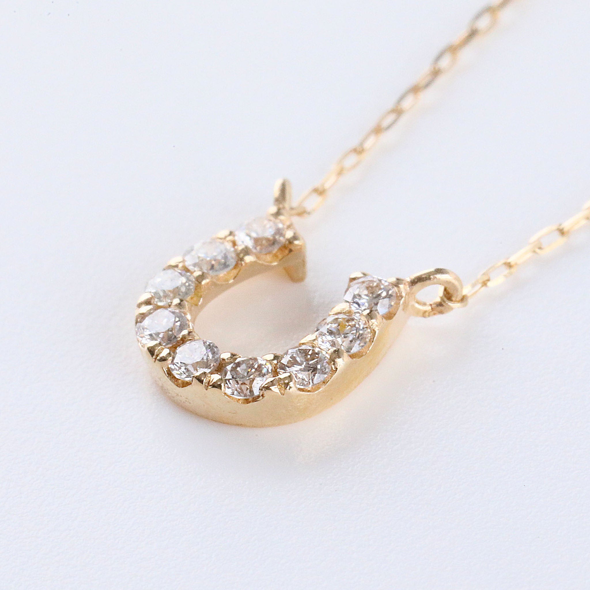 ダイヤモンド K10ネックレス(馬蹄モチーフ/4月誕生石)《26A01305》