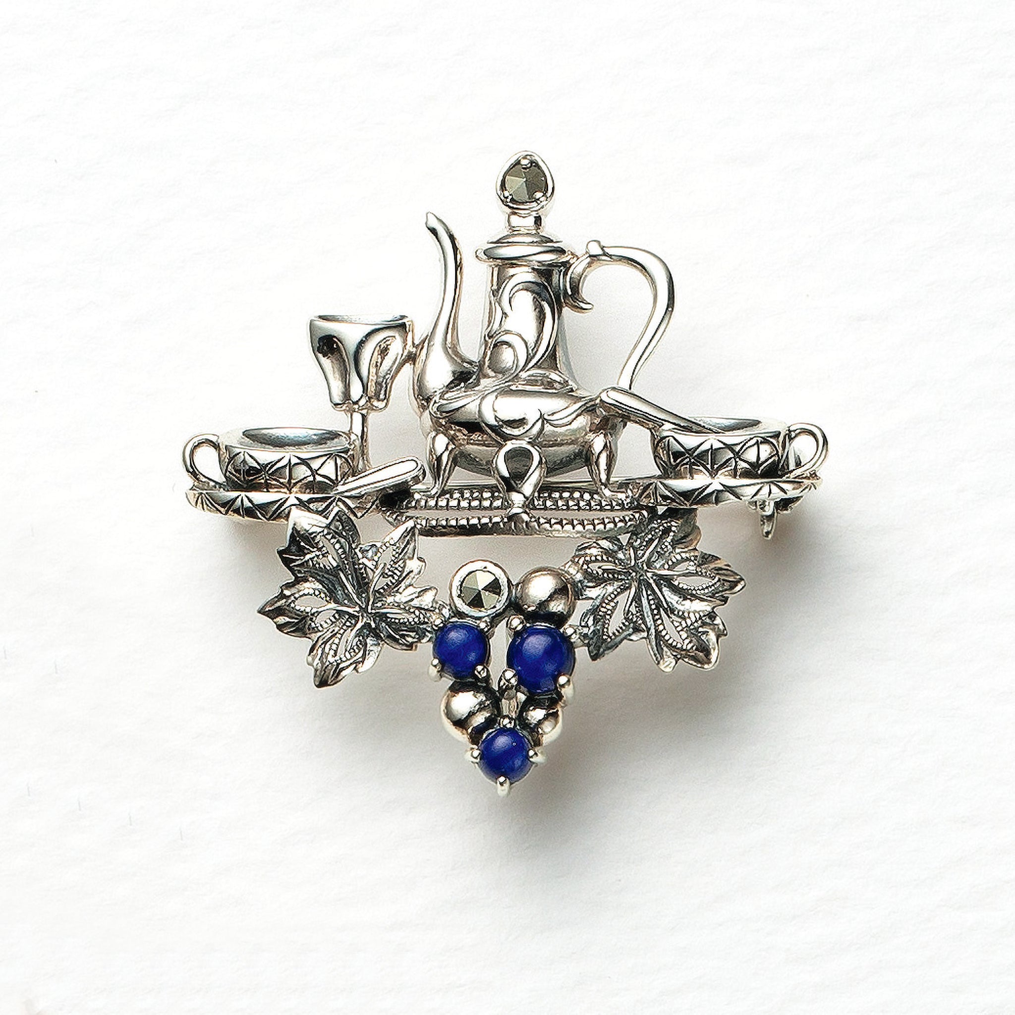 ラピスラズリ/マルカジット シルバーブローチ兼ペンダントトップ(モネ「昼食」モチーフ)《26A01401》