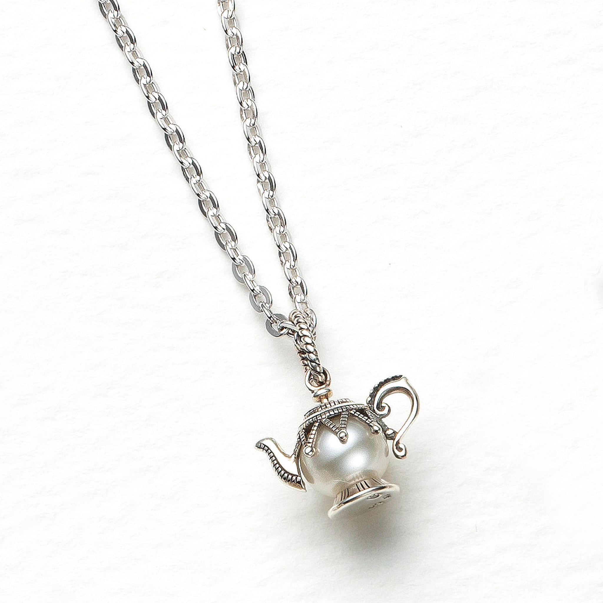 パール シルバーネックレス(淡水真珠/ティーポットモチーフ)《26A01402》