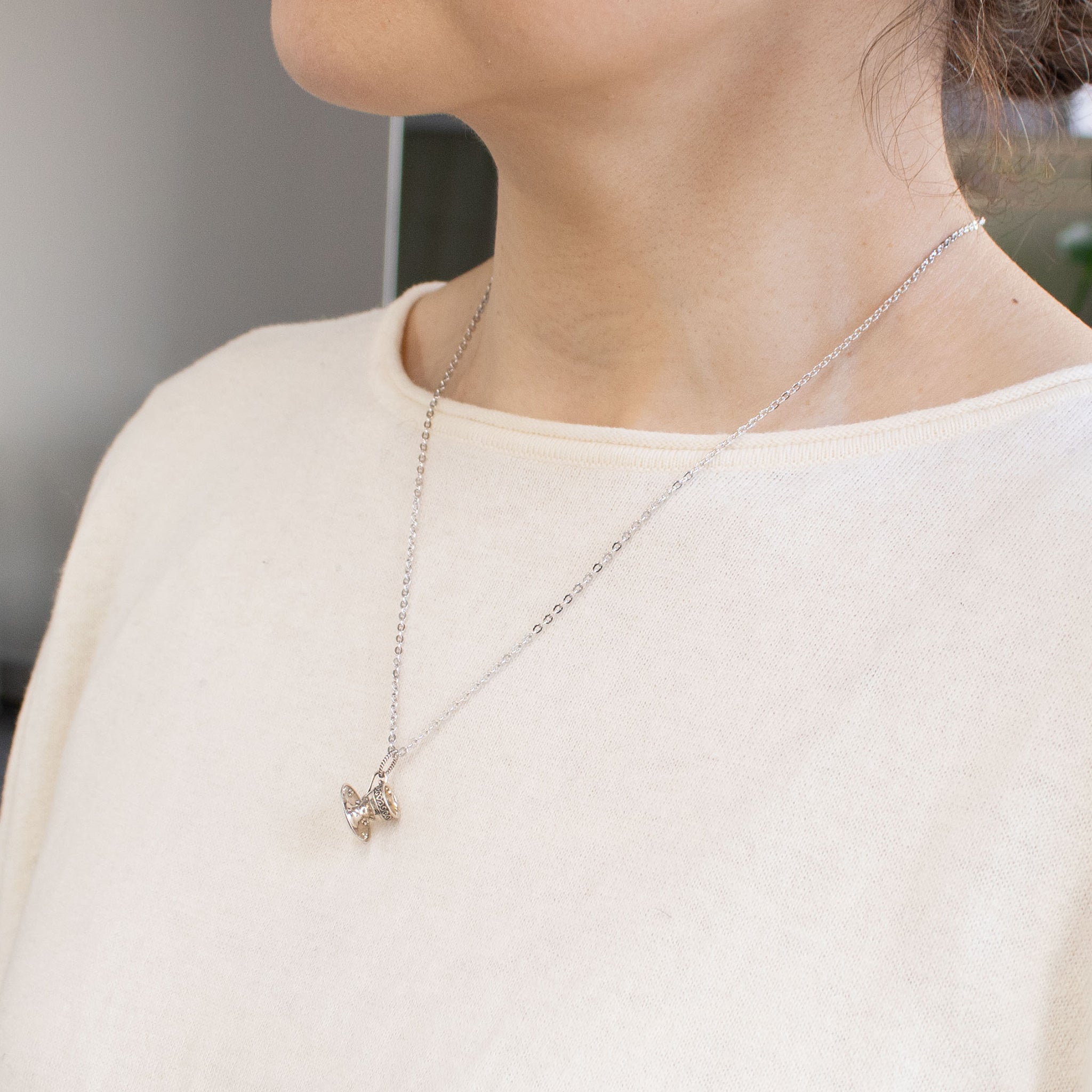 シルバーネックレス(ティーカップ＆ソーサーモチーフ)《26A01403》