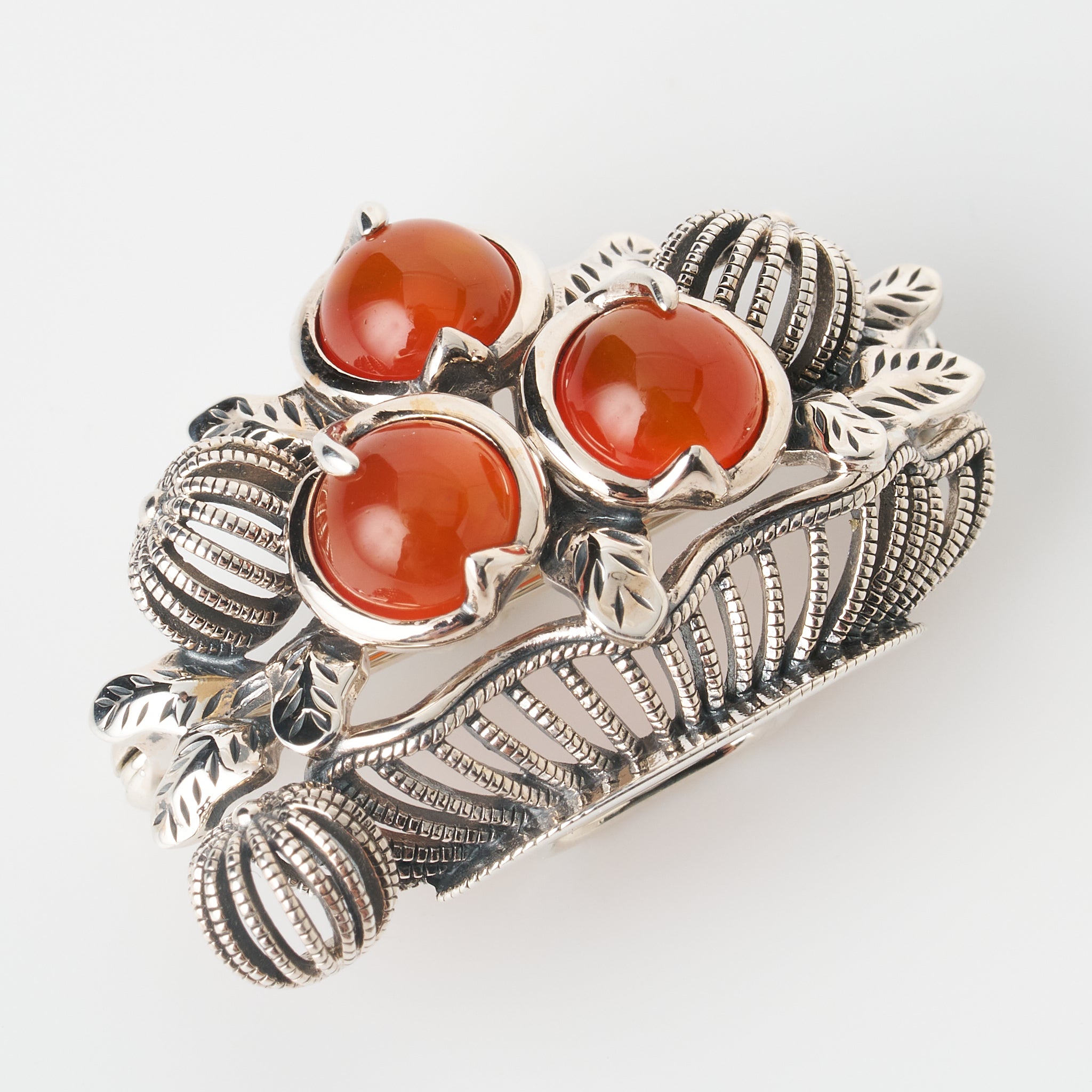 カーネリアン シルバーブローチ兼ペンダントトップ(ルノワール「桃」モチーフ)《26A01405》