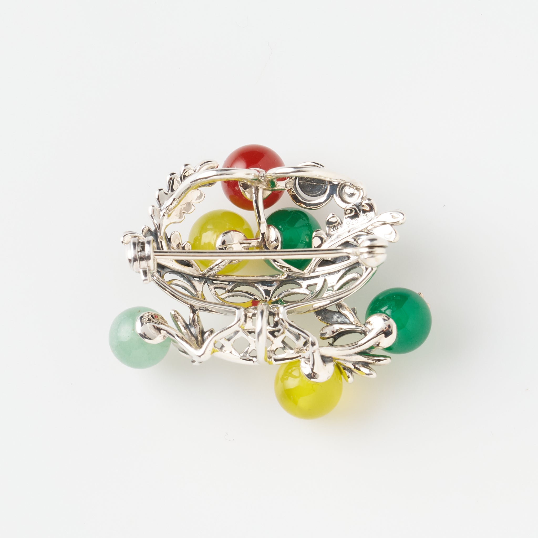 グリーンカルセドニー/イエローカルセドニー シルバーブローチ兼ペンダントトップ(セザンヌ「コンポートのある静物」モチーフ)《26A01406》