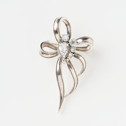 ホワイトトパーズ/ラブラドライト シルバーブローチ兼ペンダントトップ(リボンモチーフ)《26A01408》