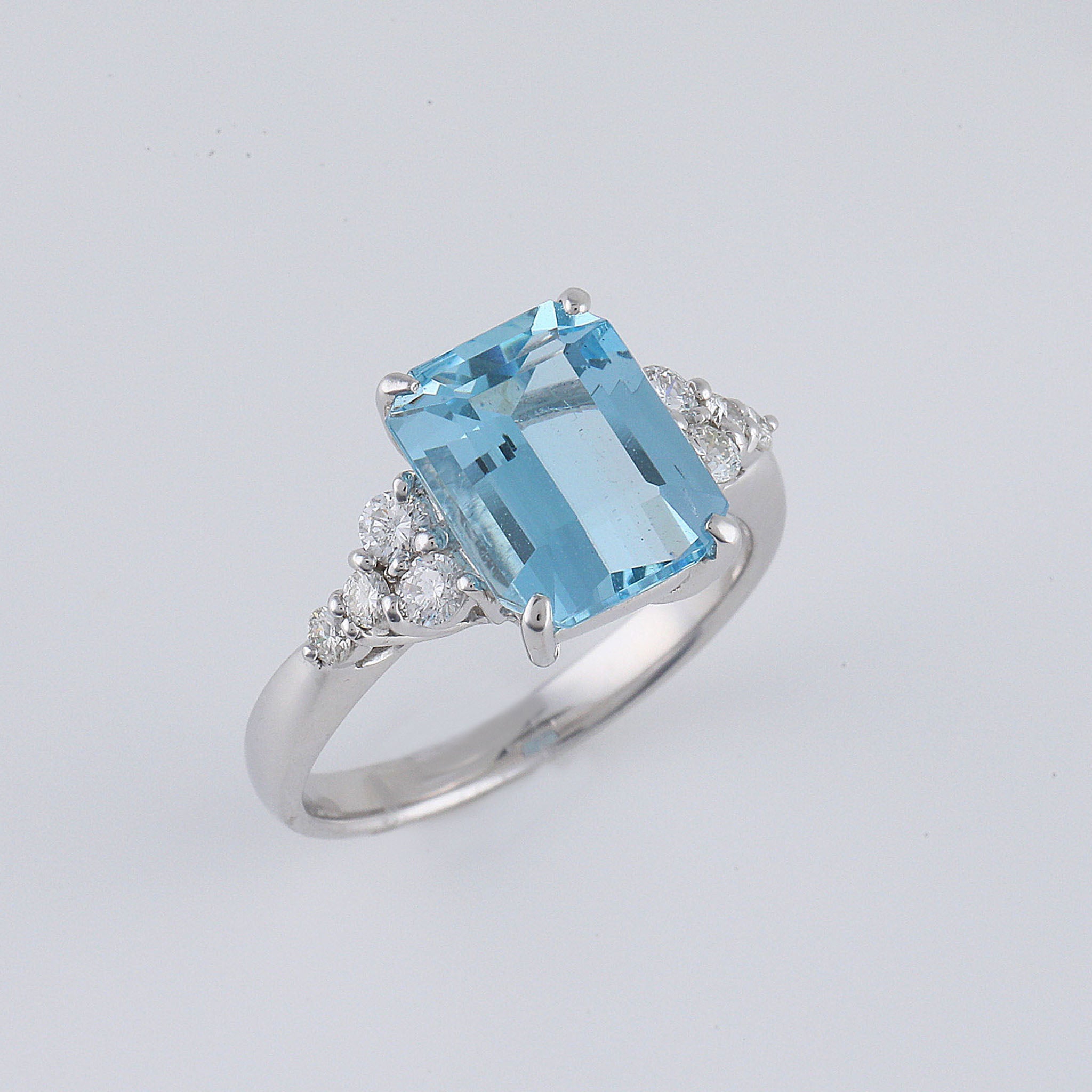 【限定1点】アクアマリン/ダイヤモンド プラチナリング(2.71カラット/エメラルドカット/3月誕生石)《26A01603》