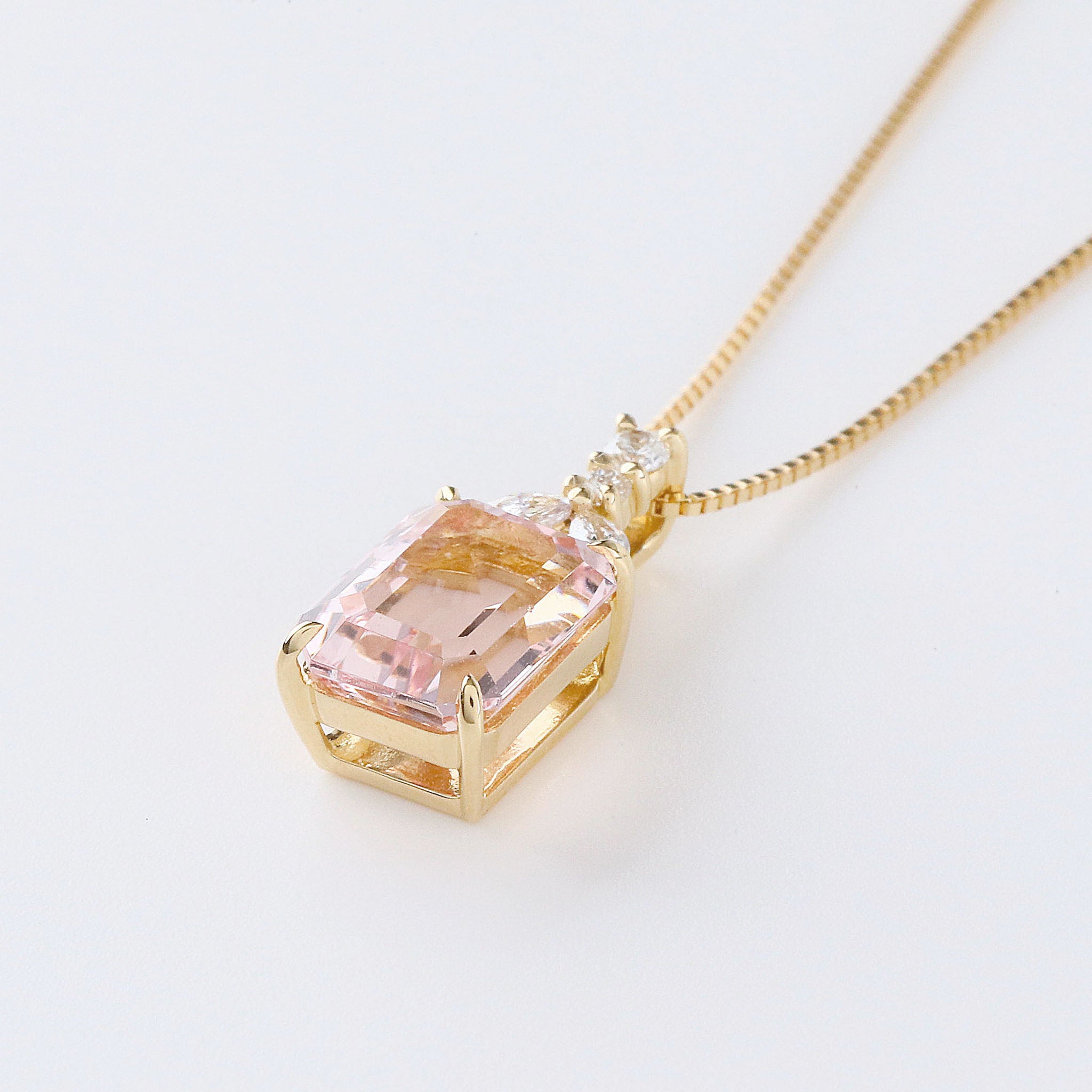 【限定1点】モルガナイト/ダイヤモンド K18ネックレス(2.09カラット/エメラルドカット/4月誕生石)《26A01606》