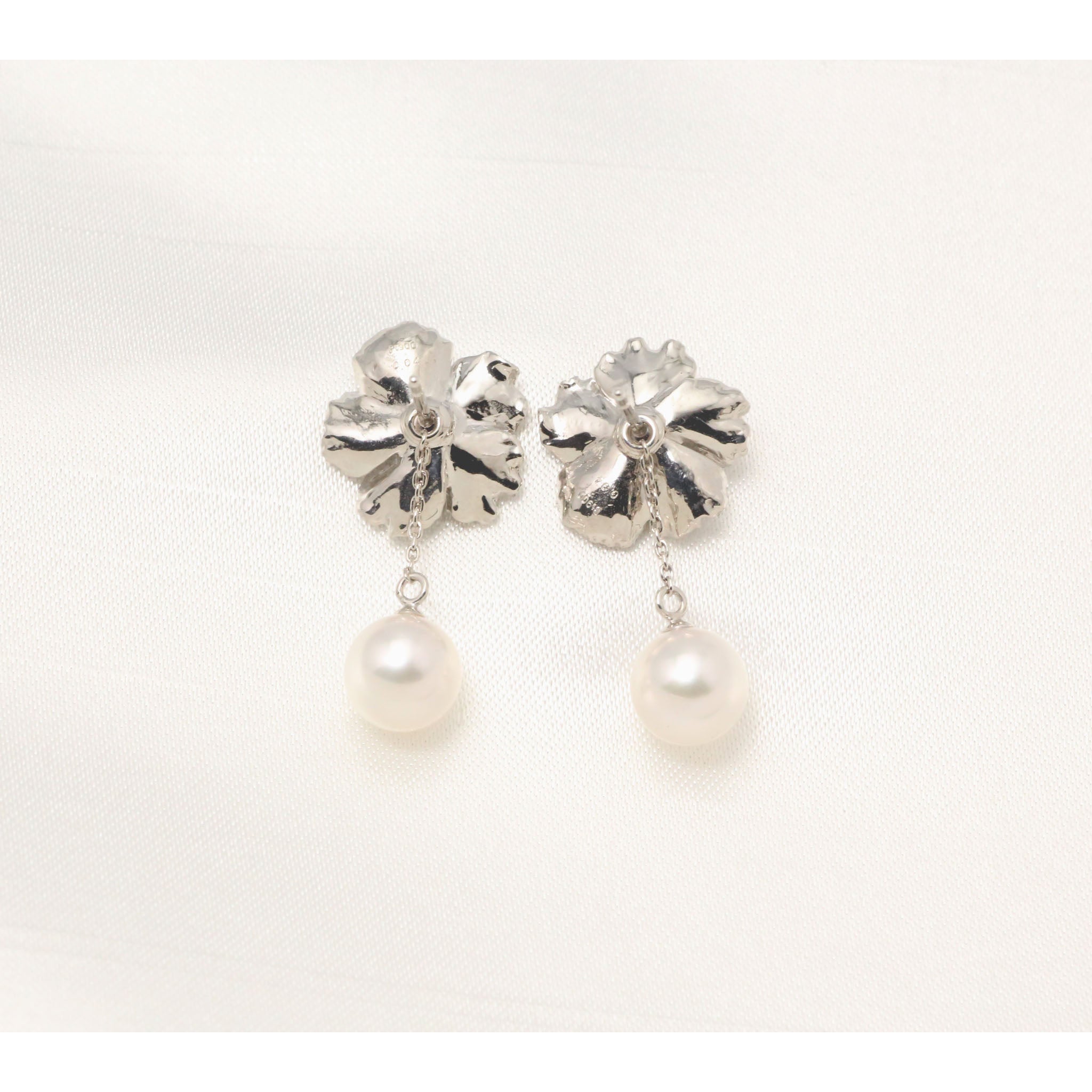 パール/ピンクサファイア プラチナピアス(アコヤ真珠/桜モチーフ/9月誕生石)《26A01701》