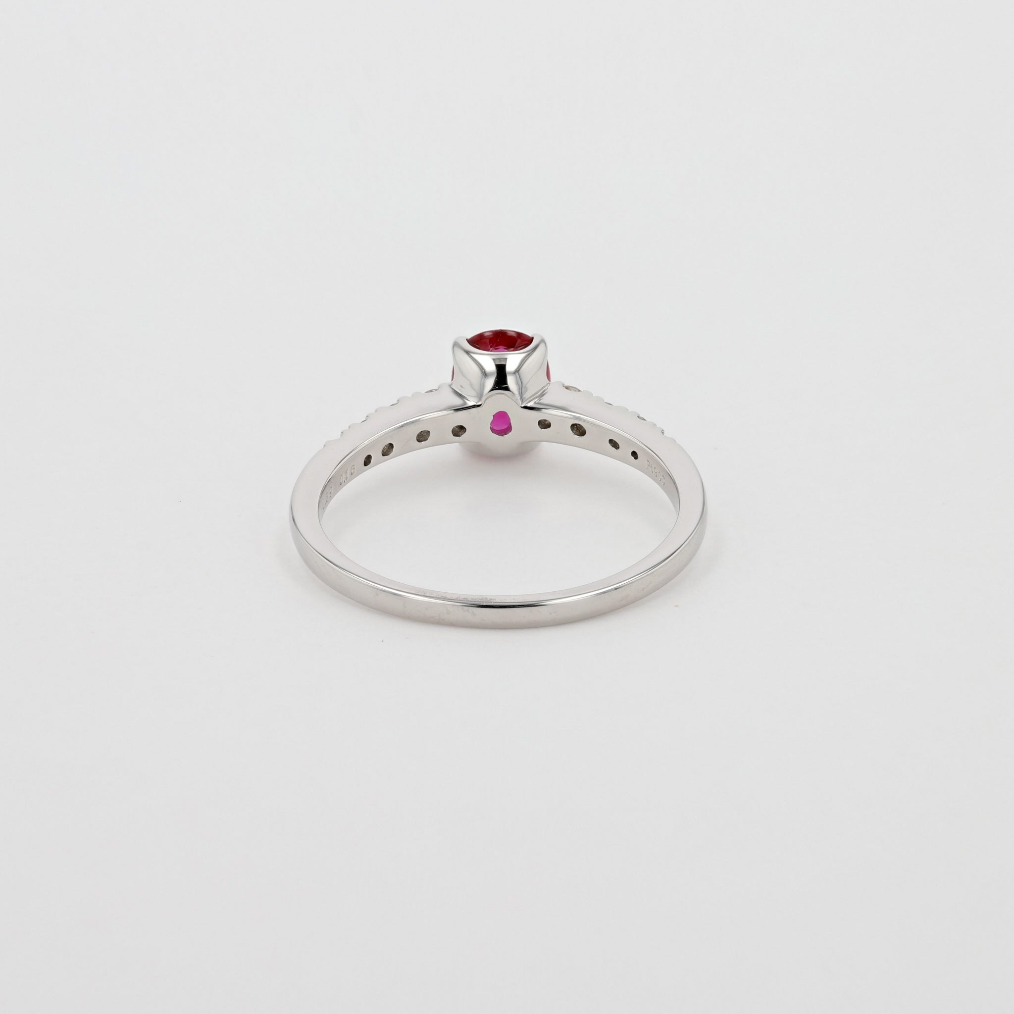 ルビー/ダイヤモンド プラチナリング(7月誕生石)《26A01801》