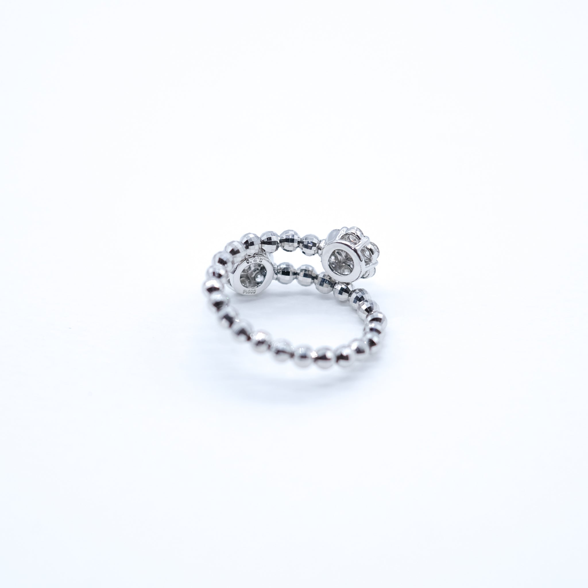 ダイヤモンド プラチナリング(フリーサイズ/フラワーモチーフ/4月誕生石)《26A01805》