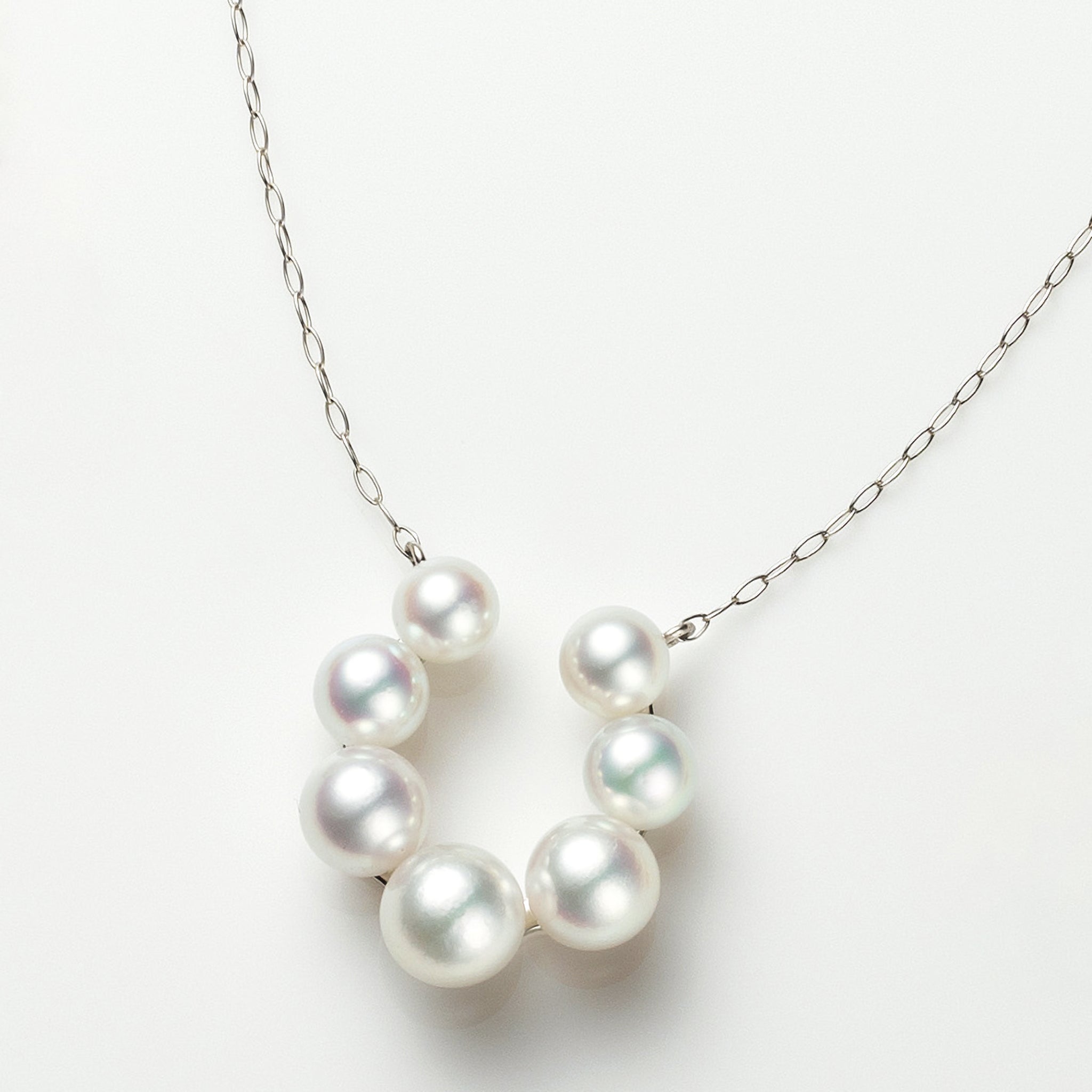 パール プラチナネックレス(アコヤ真珠/馬蹄モチーフ/6月誕生石)《26A01907》