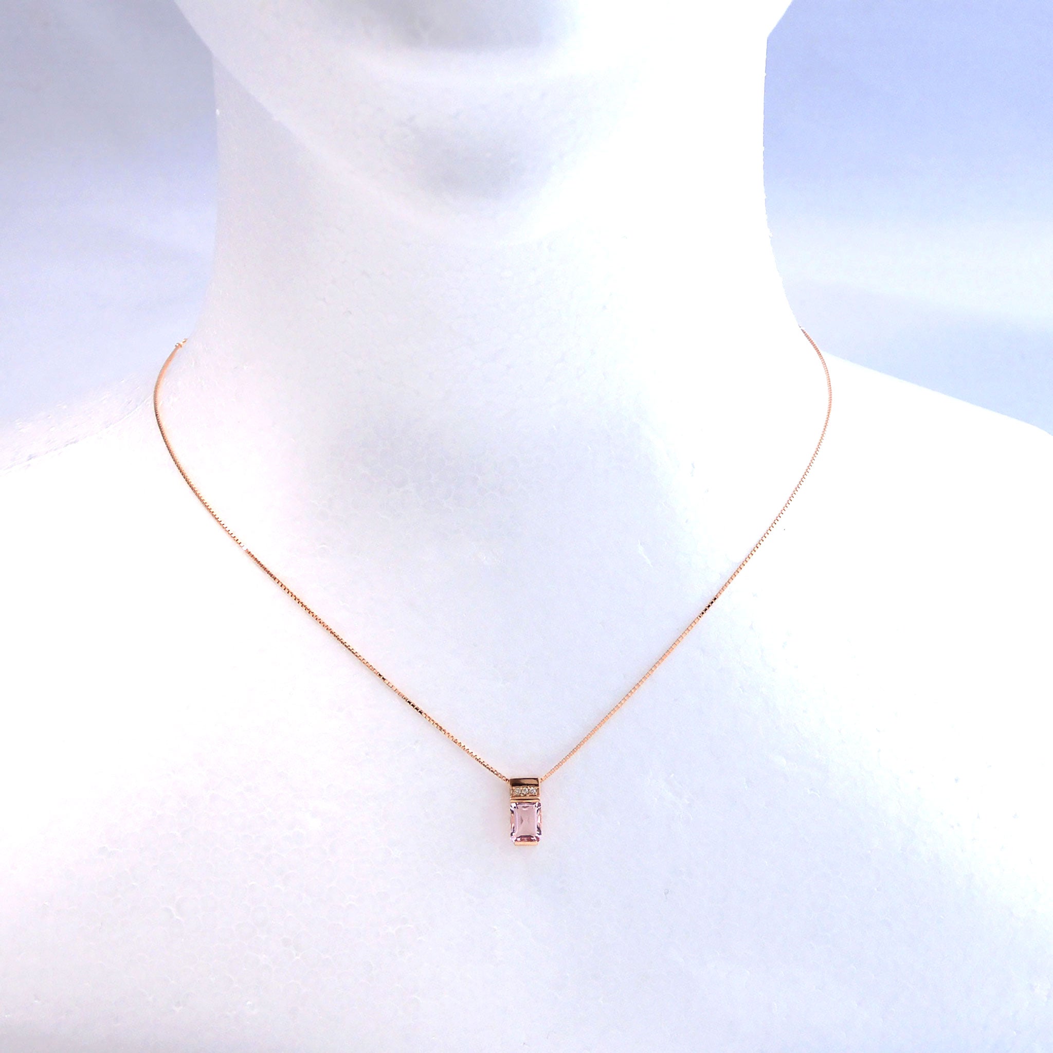 モルガナイト/ダイヤモンド K18ネックレス(ラディアントカット/4月誕生石)《26A02009》