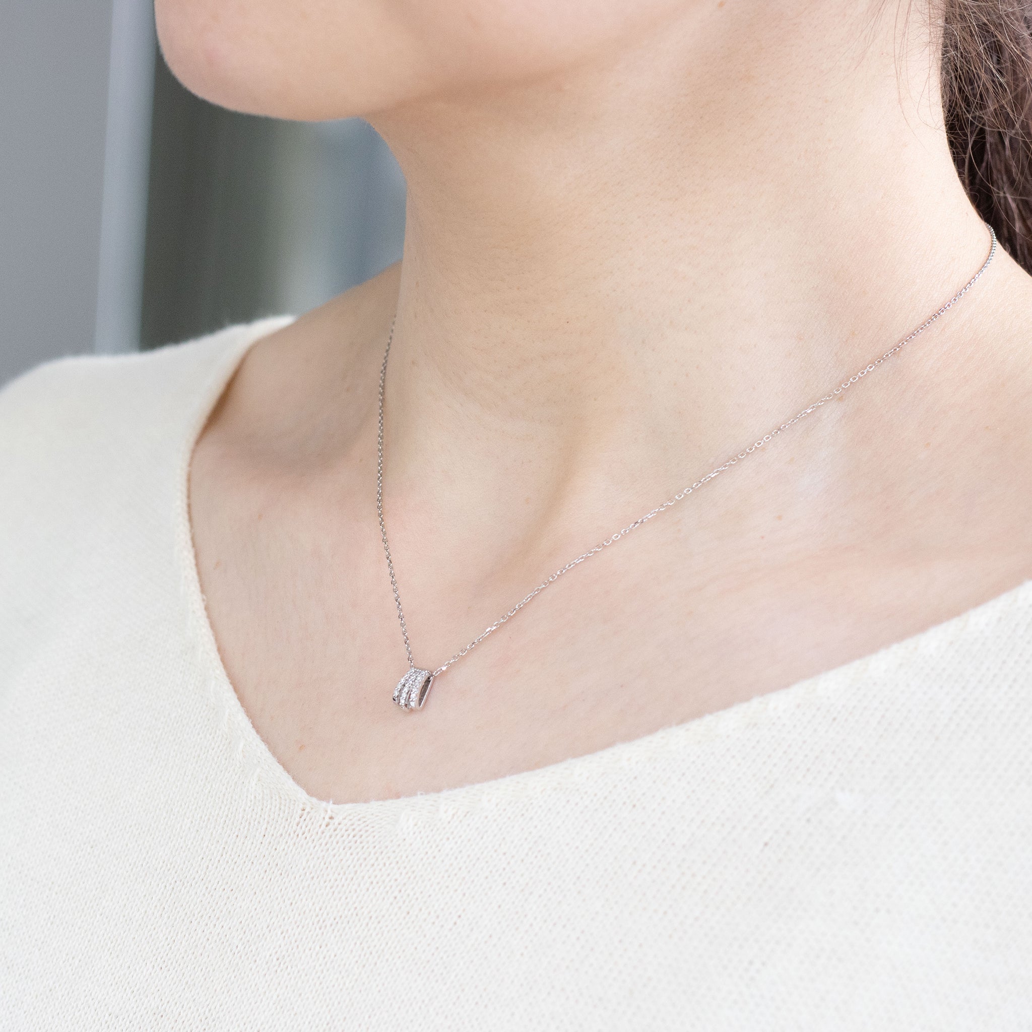 ダイヤモンド プラチナネックレス(4月誕生石)《26A02405》