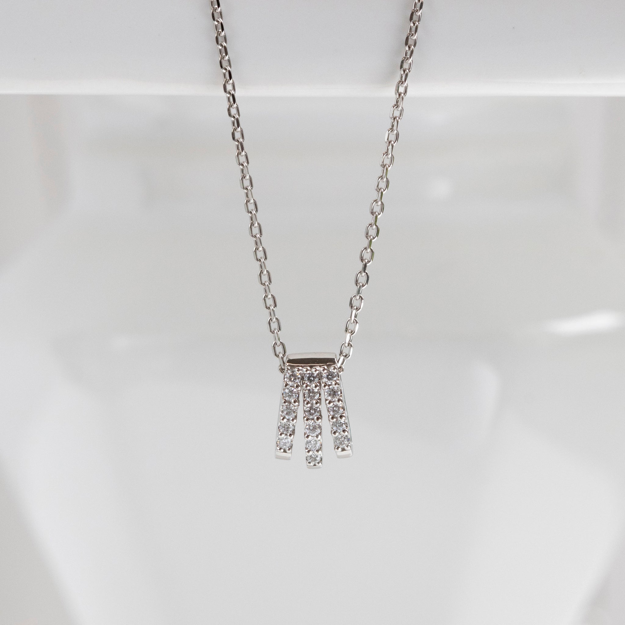 ダイヤモンド プラチナネックレス(4月誕生石)《26A02405》