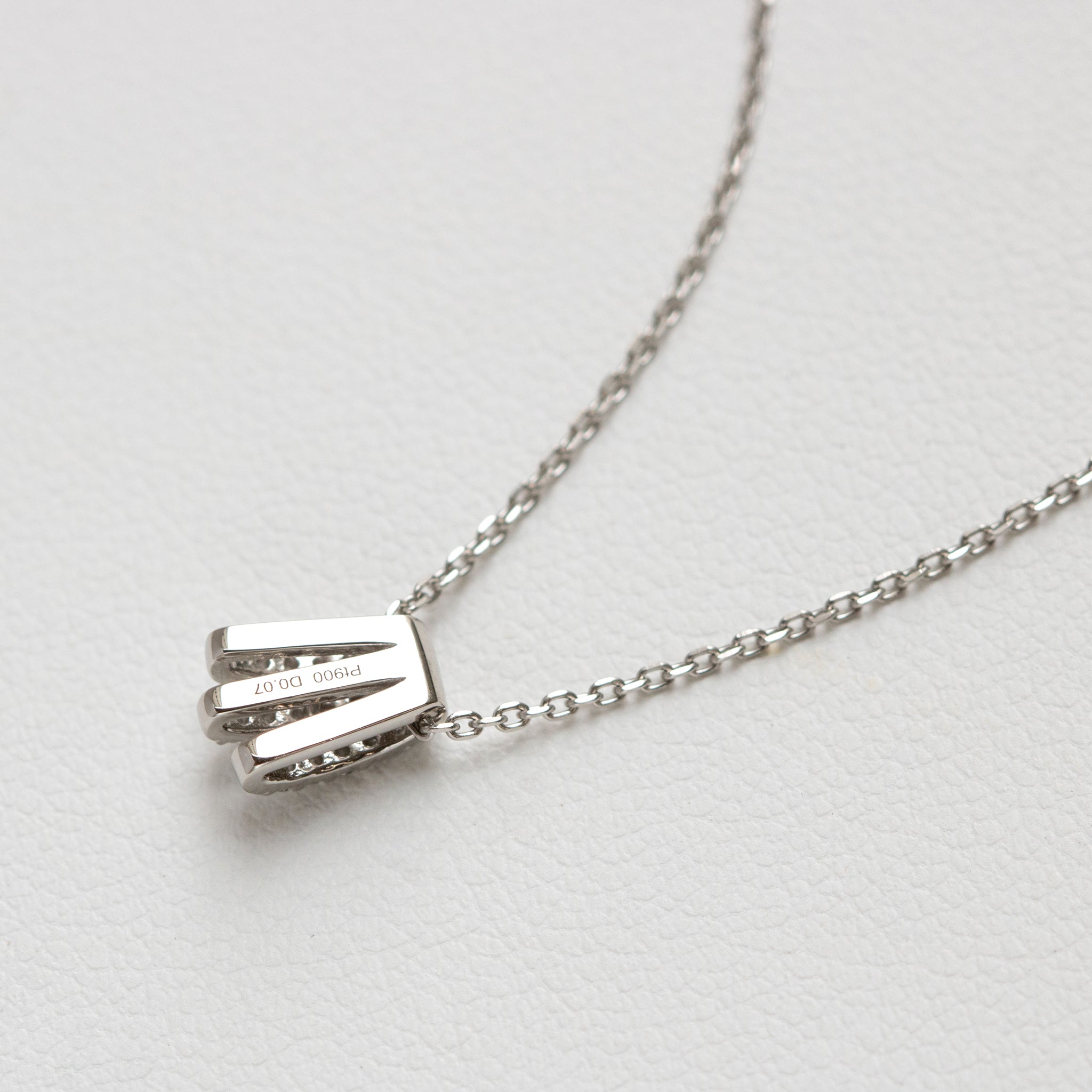 ダイヤモンド プラチナネックレス(4月誕生石)《26A02405》