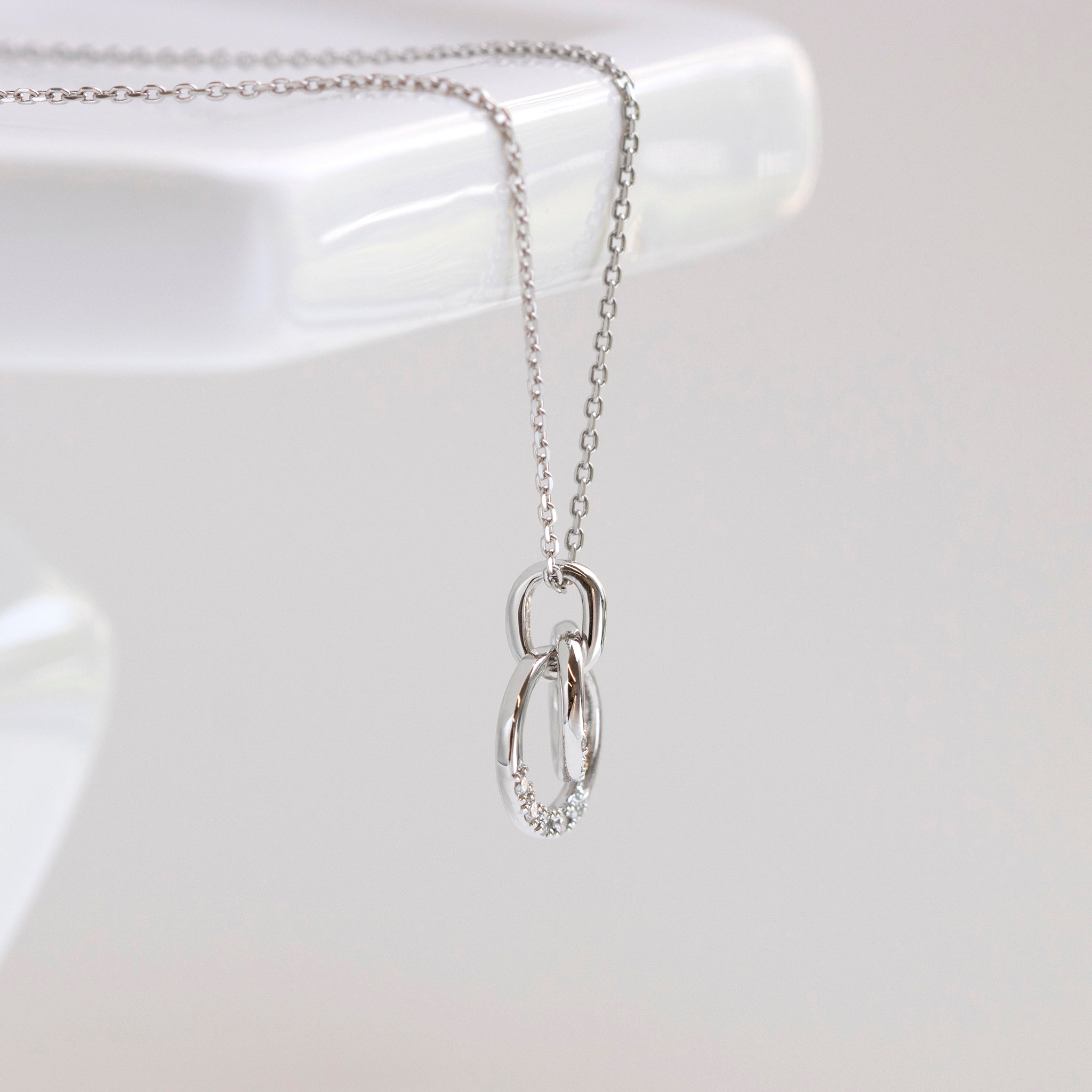 ダイヤモンド プラチナネックレス(4月誕生石)《26A02408》