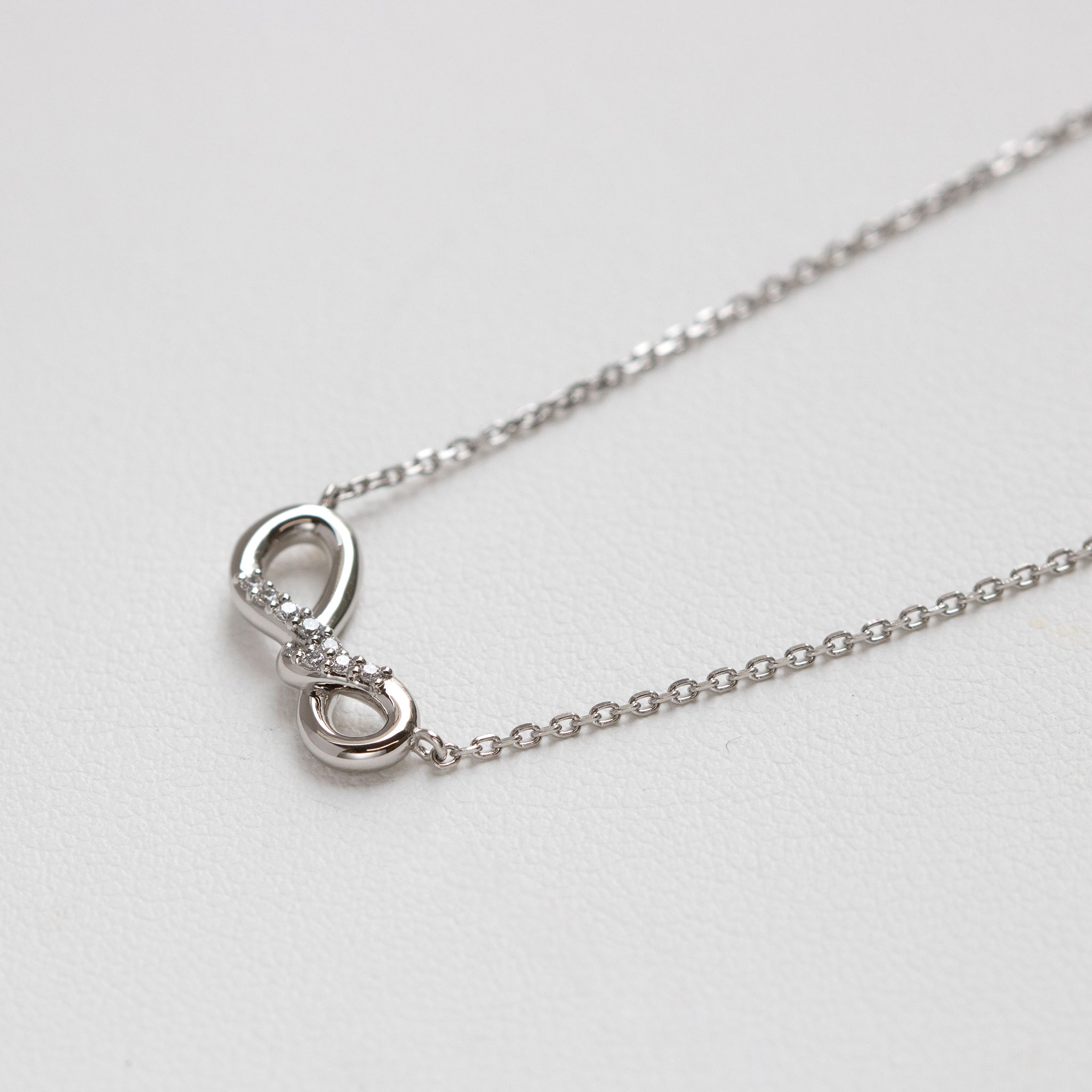 ダイヤモンド プラチナネックレス(4月誕生石)《26A02504》