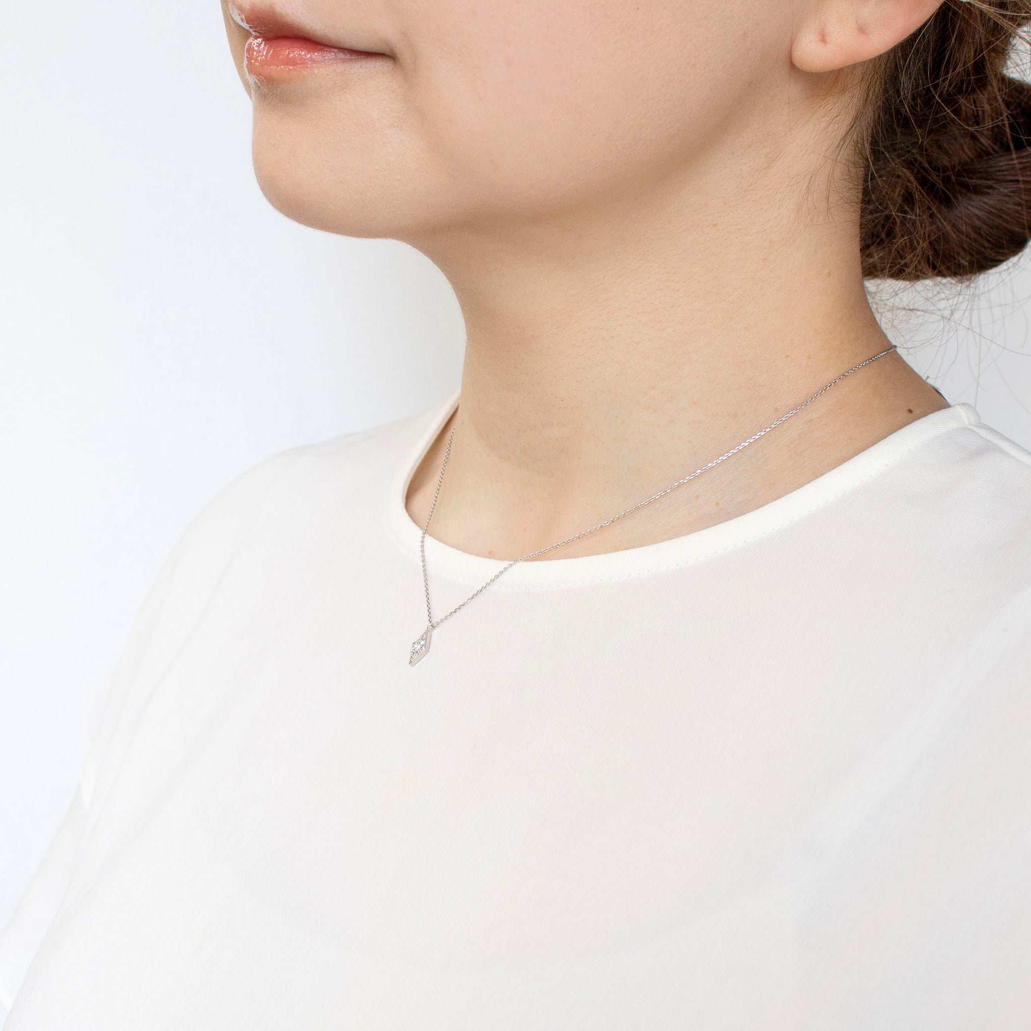 ダイヤモンド プラチナネックレス(4月誕生石)《26A02505》