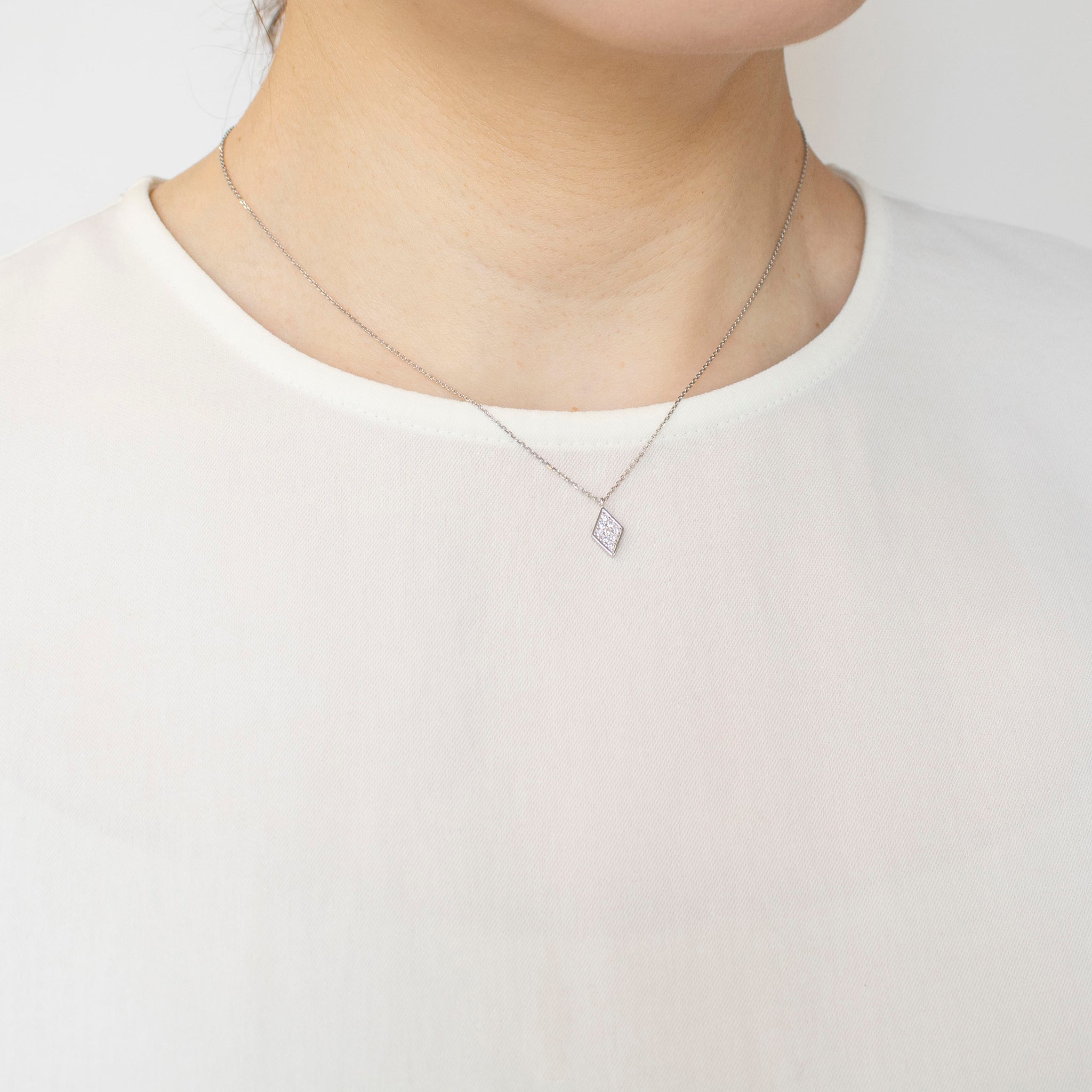 ダイヤモンド プラチナネックレス(4月誕生石)《26A02505》