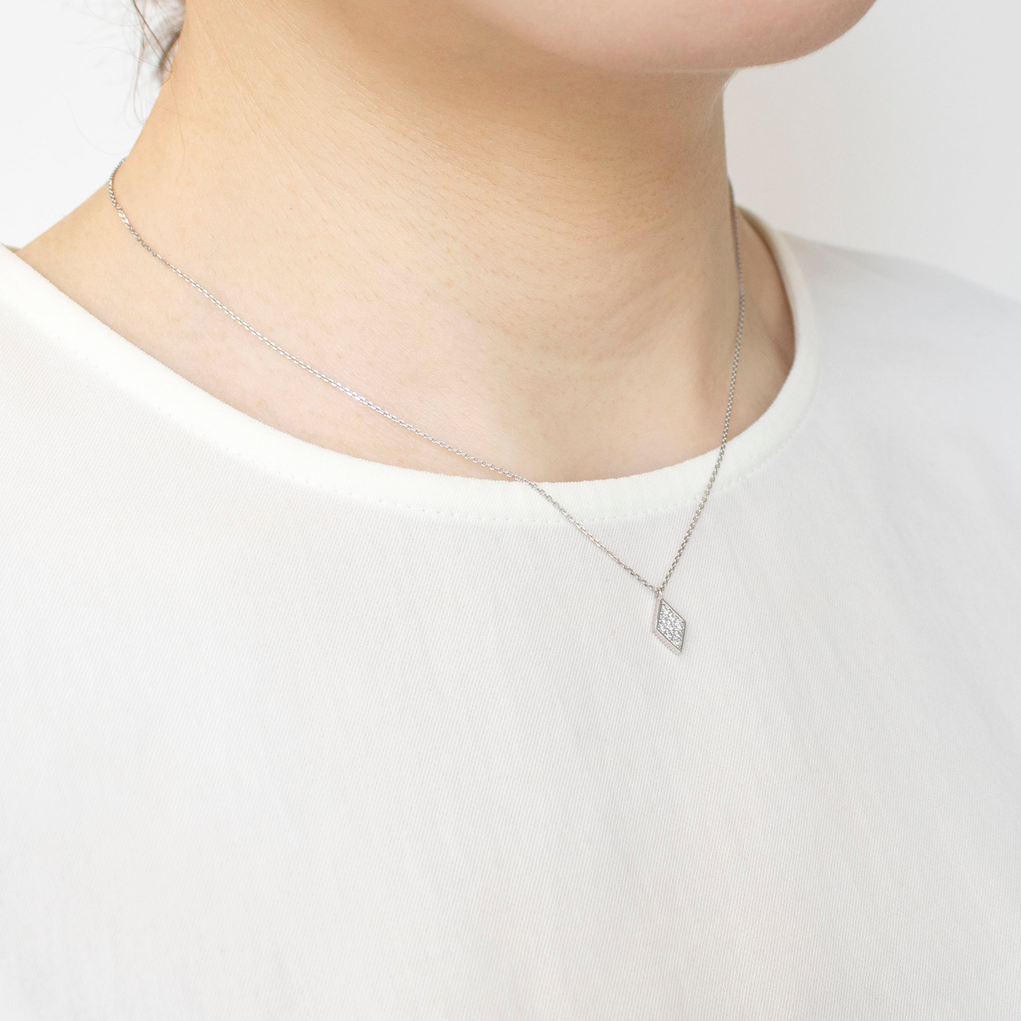 ダイヤモンド プラチナネックレス(4月誕生石)《26A02505》