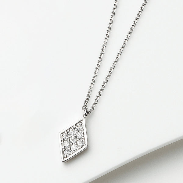 ダイヤモンド プラチナネックレス(4月誕生石)《26A02505》 | 京セラ