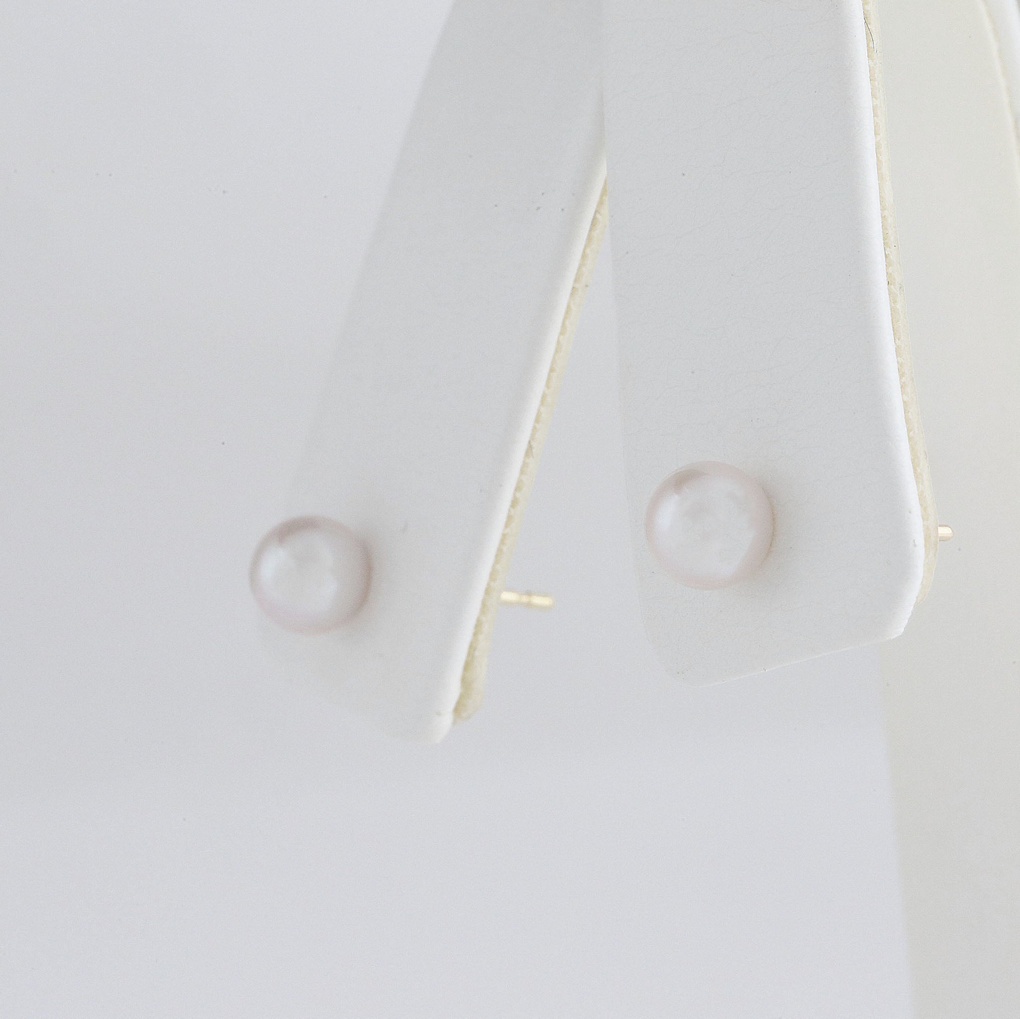 パール K18ピアス(アコヤ真珠/5mm/6月誕生石)《26A03202》