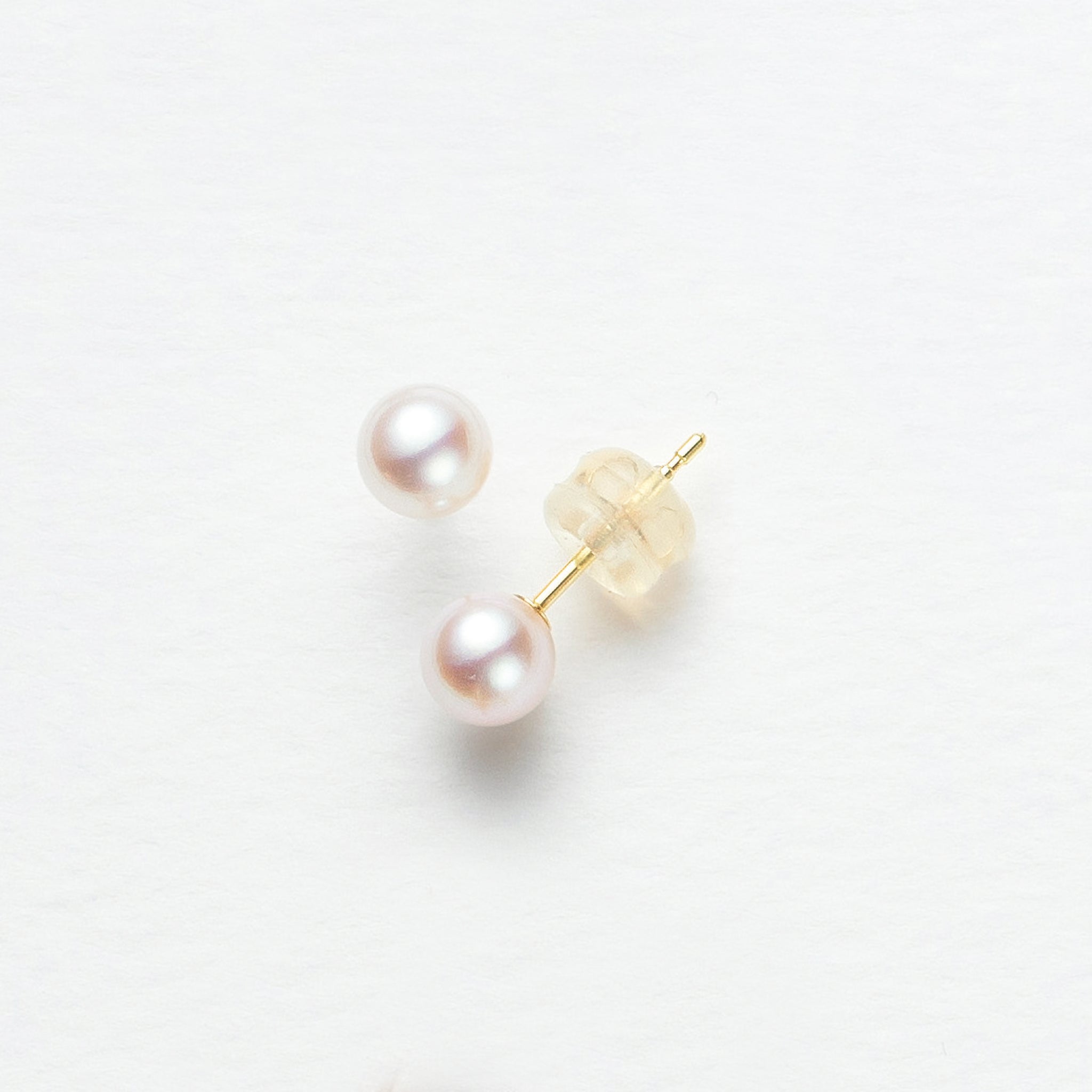 パール K18ピアス(アコヤ真珠/5mm/6月誕生石)《26A03202》