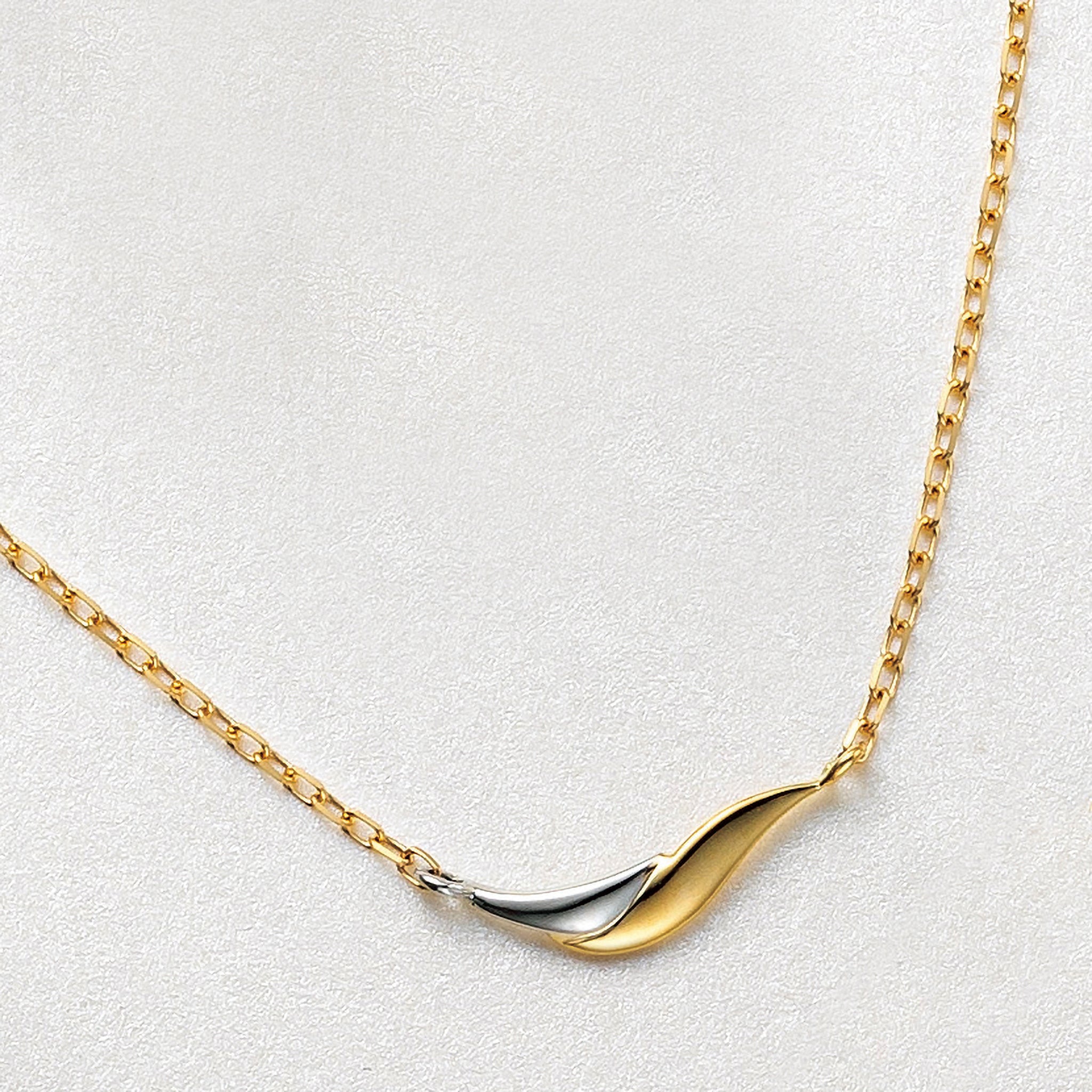 K18/プラチナネックレス(コンビカラー)《26A03406》