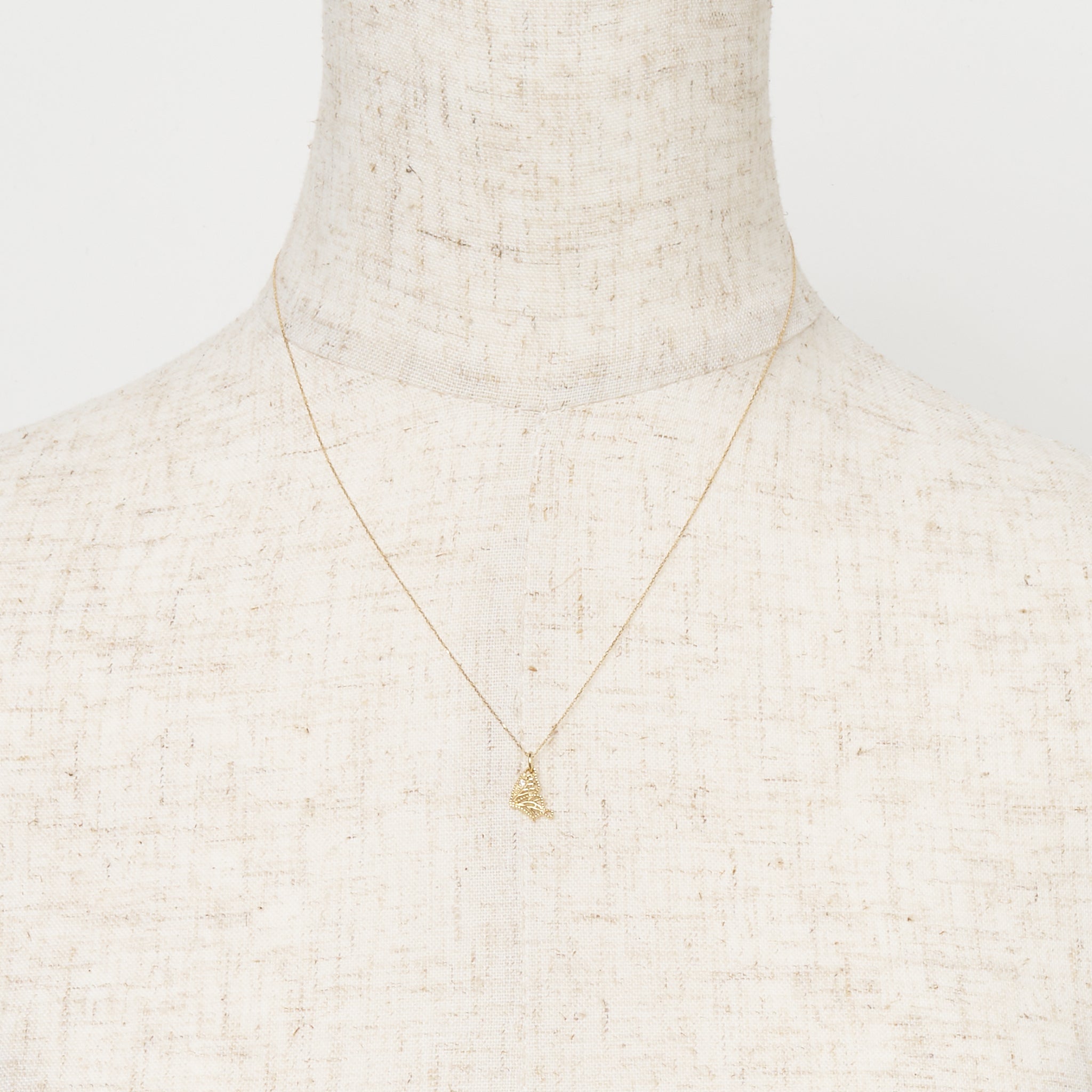 ダイヤモンド K10ネックレス(蝶モチーフ/4月誕生石)《26A03507》