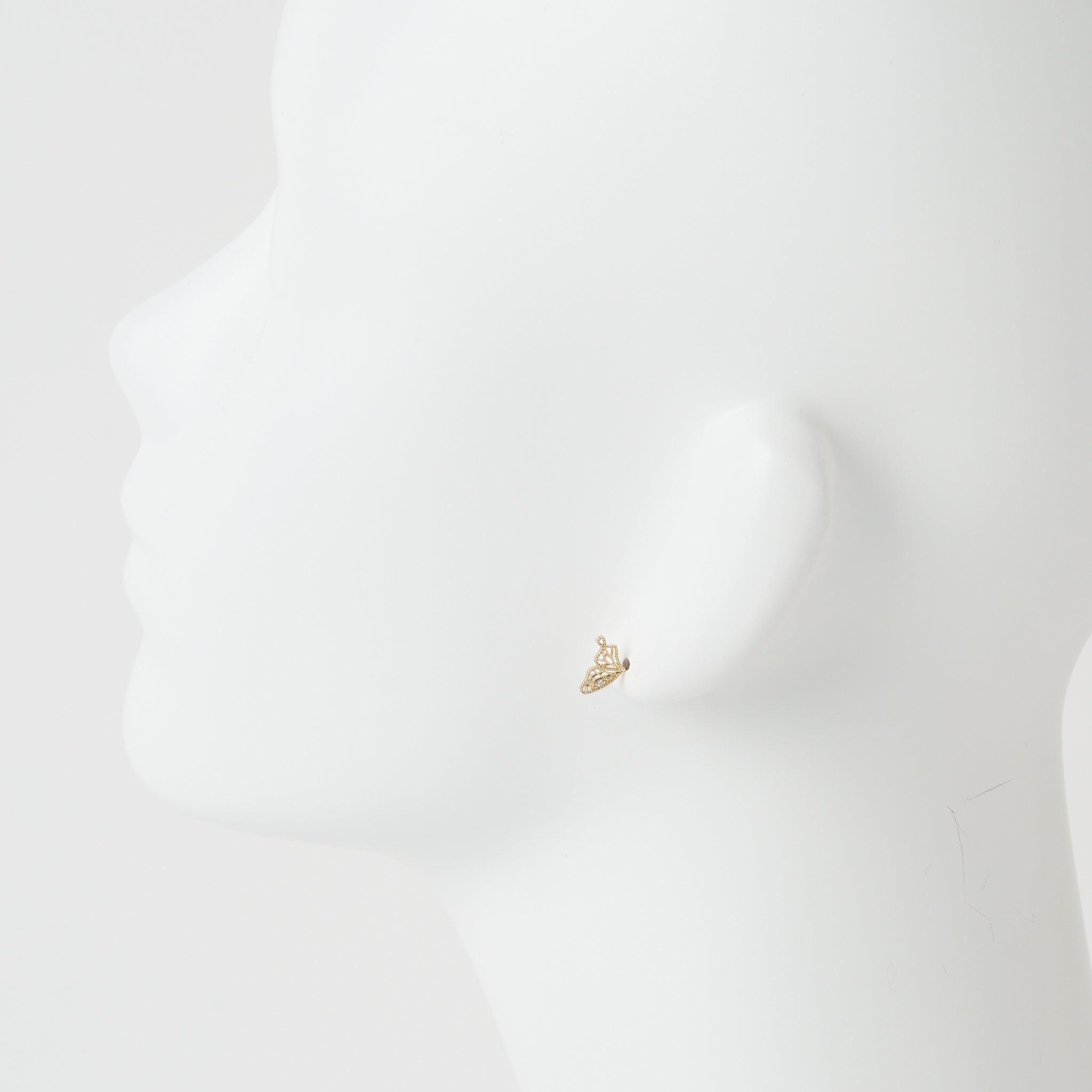 K10ピアス(蝶モチーフ)《26A03508》