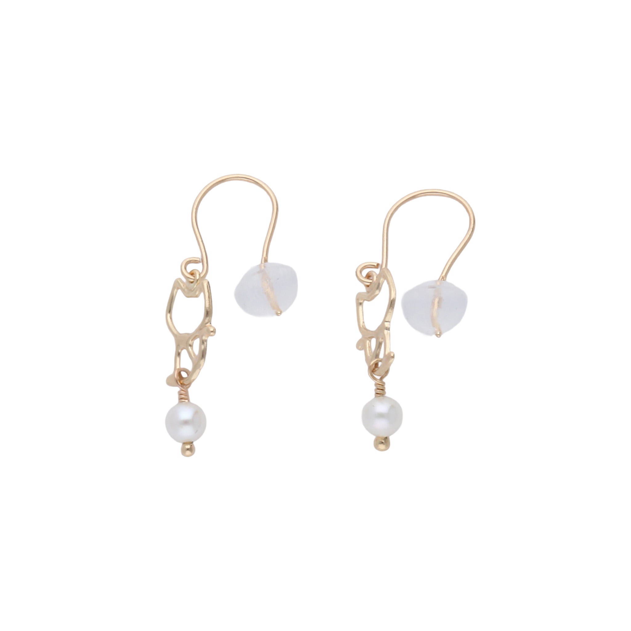 パール K10ピアス(淡水真珠/ネコモチーフ/6月誕生石)《26A03606》