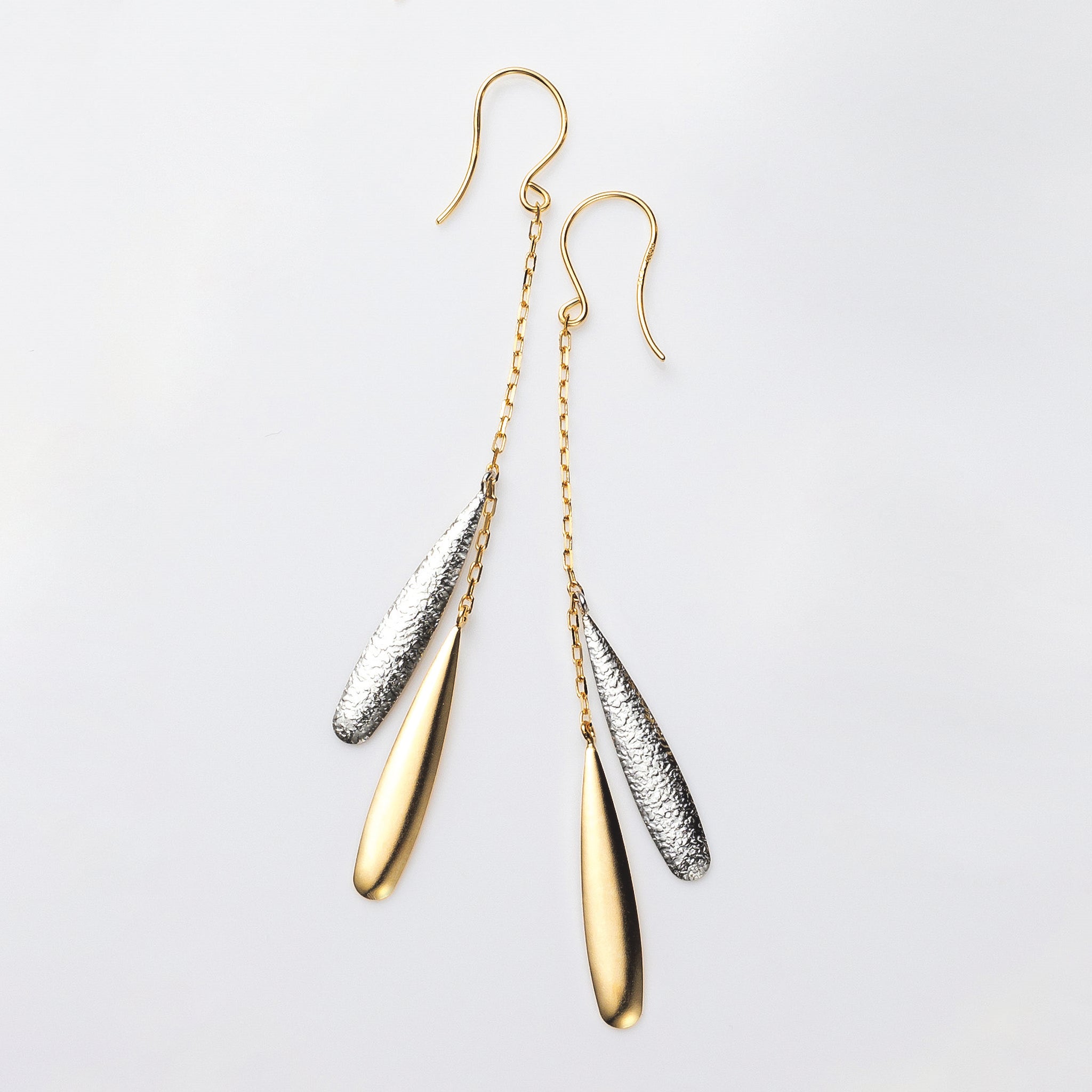 K18/プラチナピアス(コンビカラー)《26A03806》