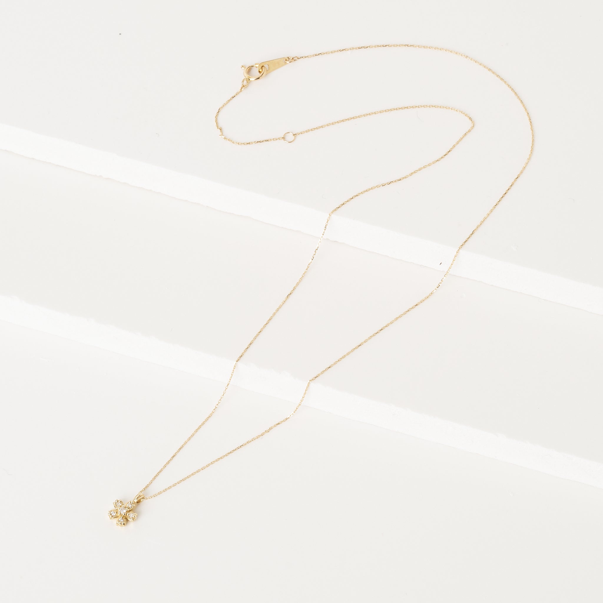 ダイヤモンド K10ネックレス(桜モチーフ/4月誕生石)《26A04801》