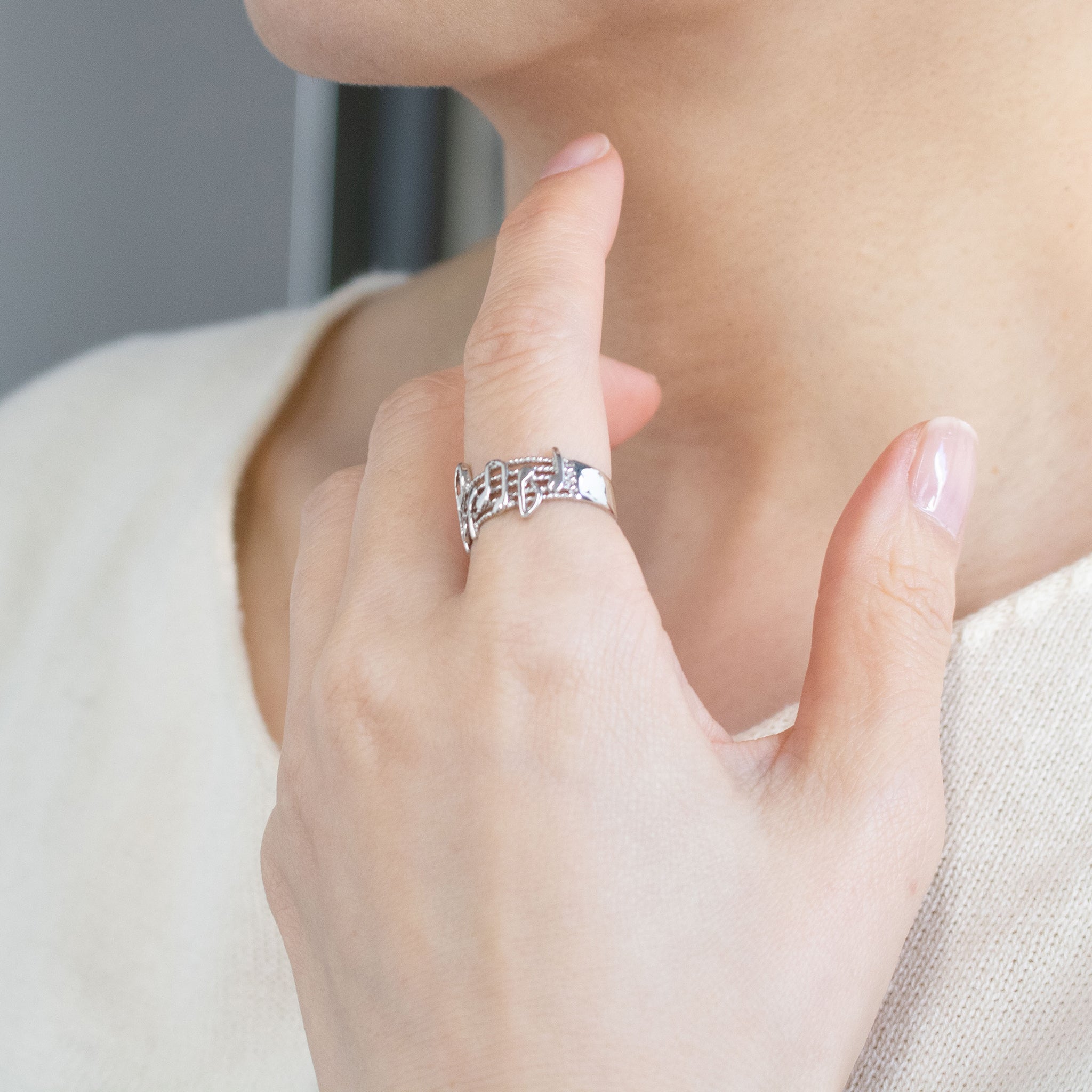 プラチナリング(音符モチーフ)《26C20123》