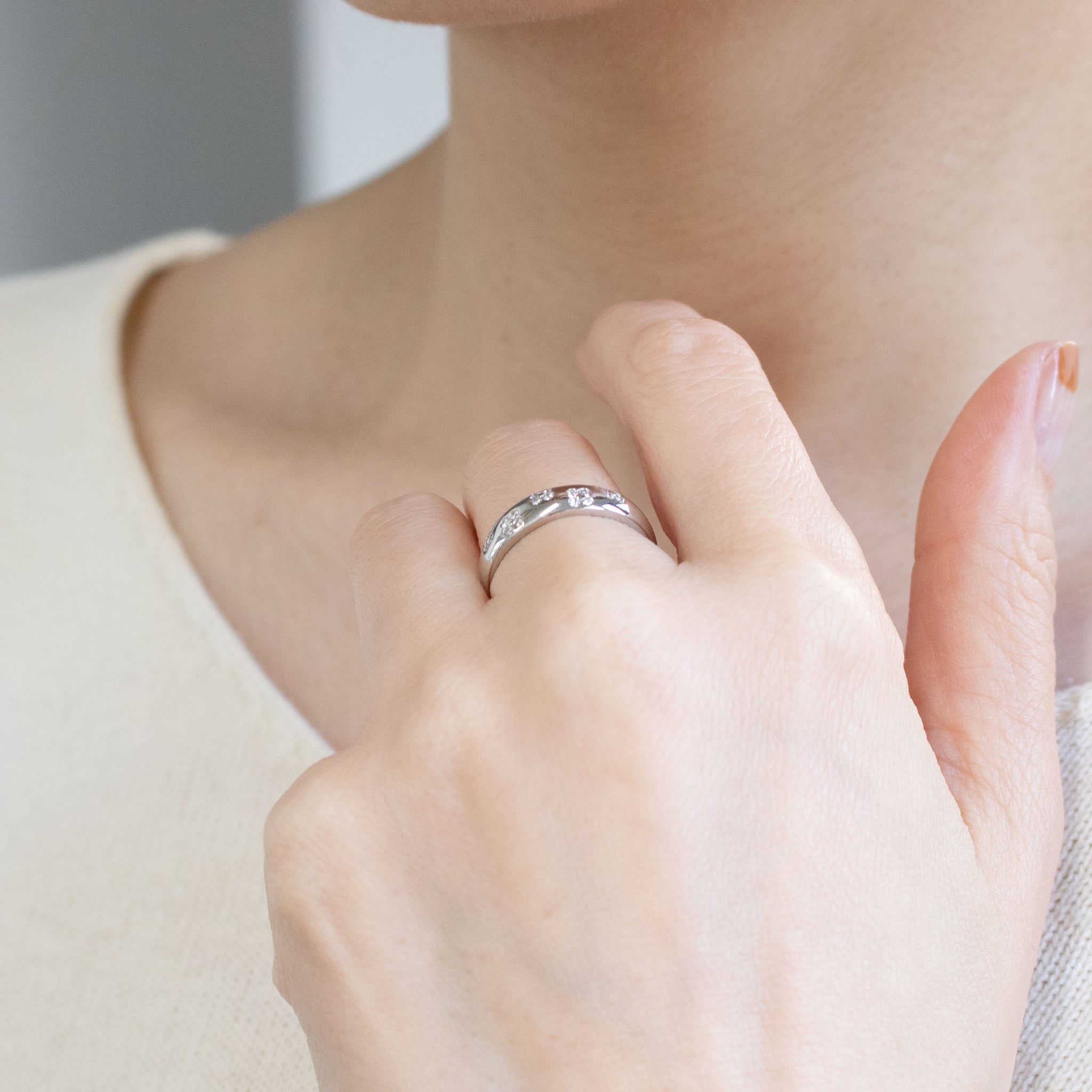 ダイヤモンド プラチナリング(フラワーモチーフ/4月誕生石)《26C30110》