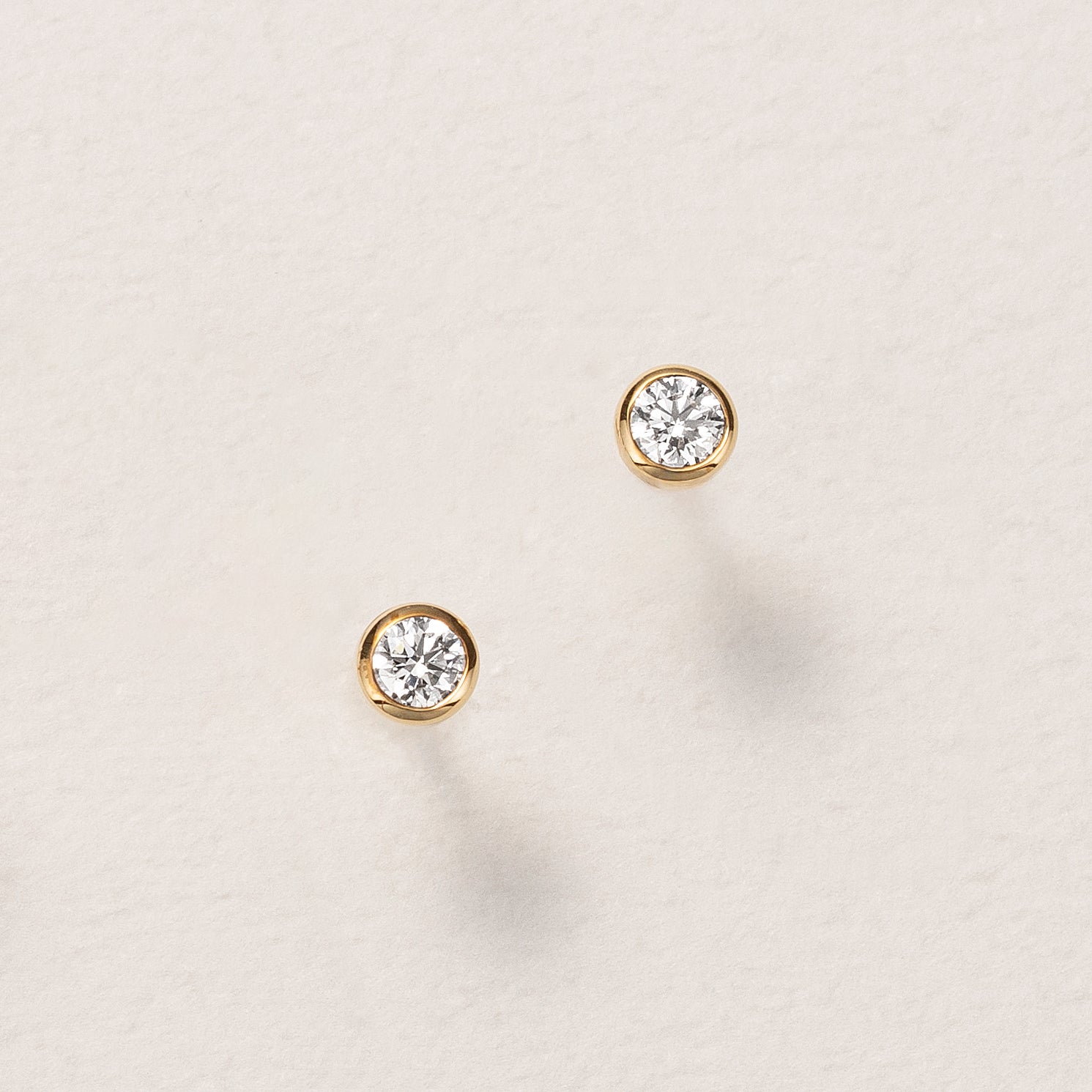 ダイヤモンド K18ピアス(計0.20カラット/Dカラー/SIクラス/3EX/H&C/4月誕生石/グレーディングレポート付)《26C30116》