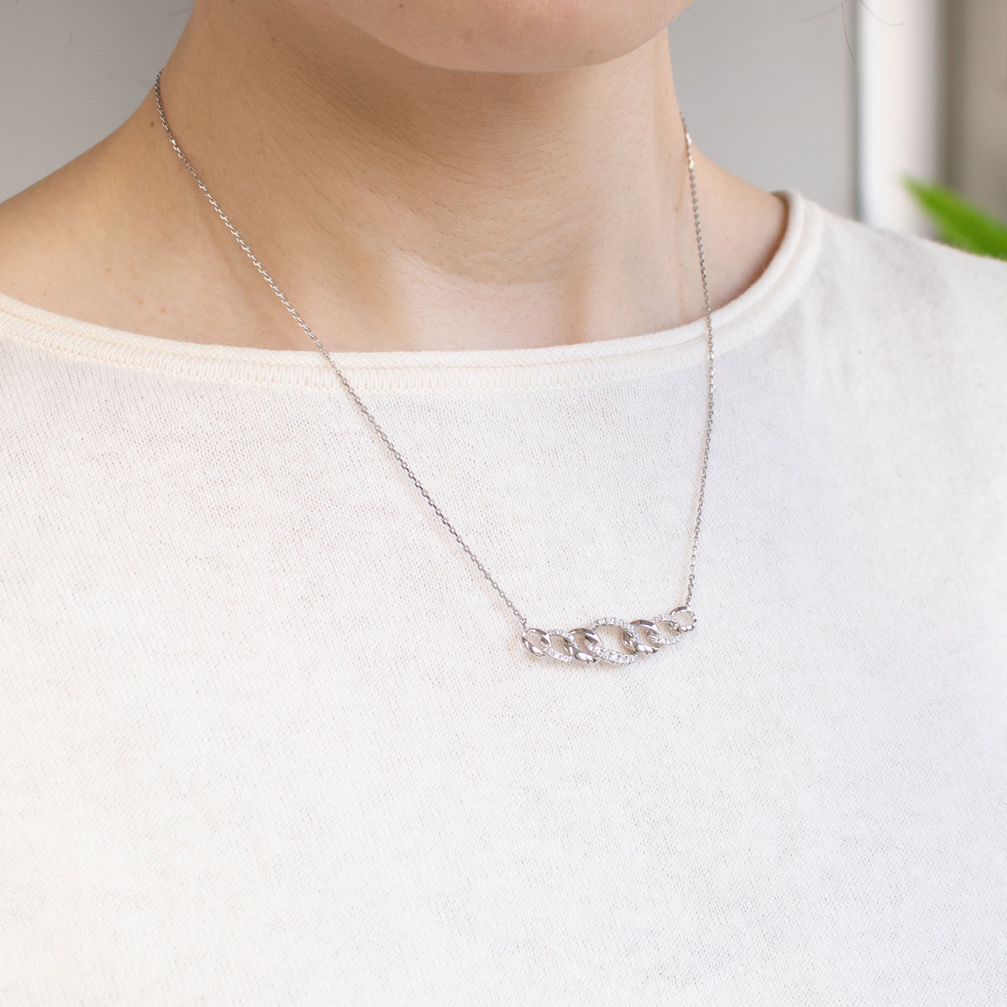 ダイヤモンド プラチナネックレス(4月誕生石)《26C30119》