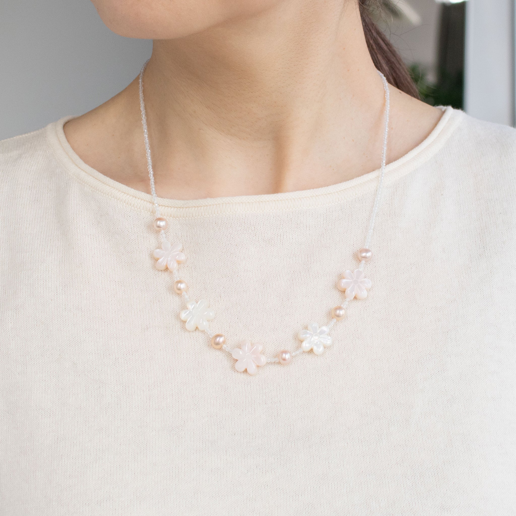 シェル/パール ネックレス(淡水真珠/フラワーモチーフ)《26C30134》