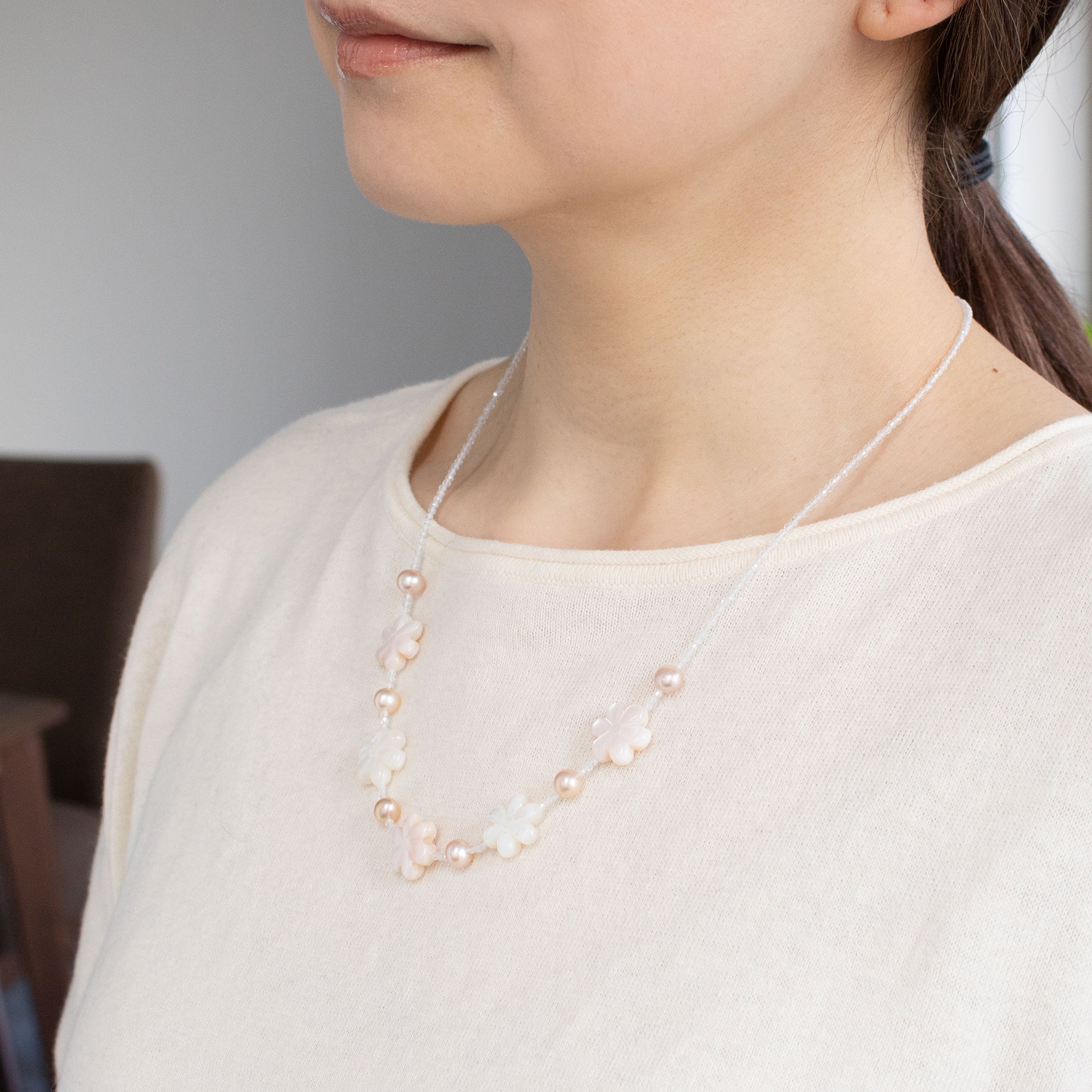 シェル/パール ネックレス(淡水真珠/フラワーモチーフ)《26C30134》