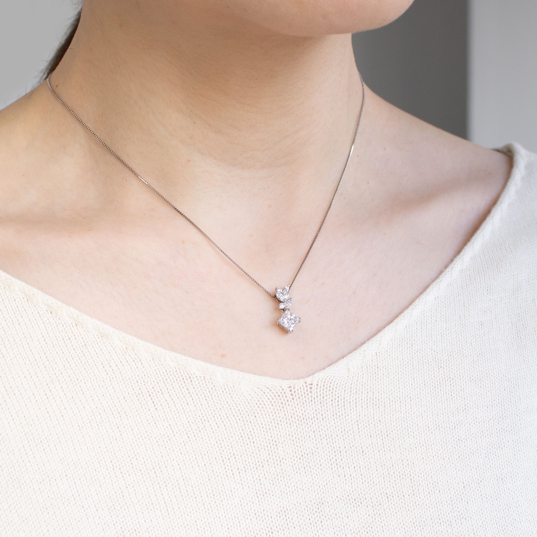 【限定1点】ダイヤモンド プラチナネックレス(1.00カラット/プリンセスカット/Dカラー/VS2/4月誕生石/グレーディングレポート付)《26C30136》