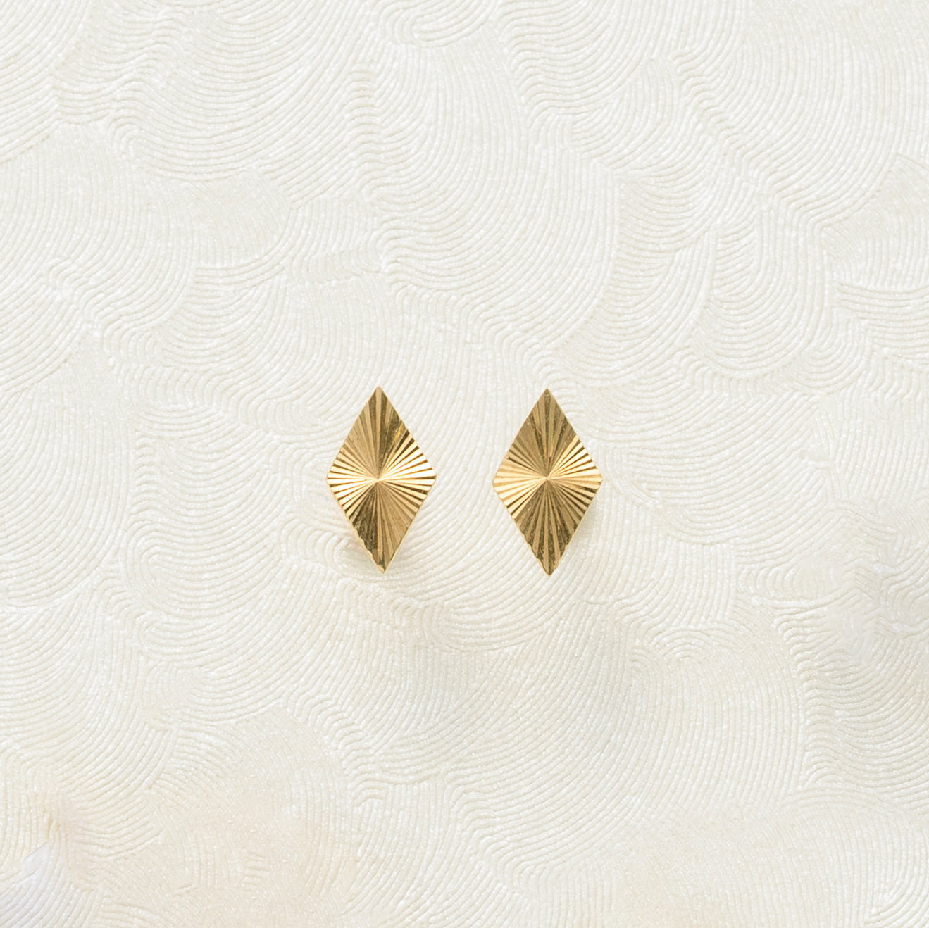 K18ピアス《26C50105》