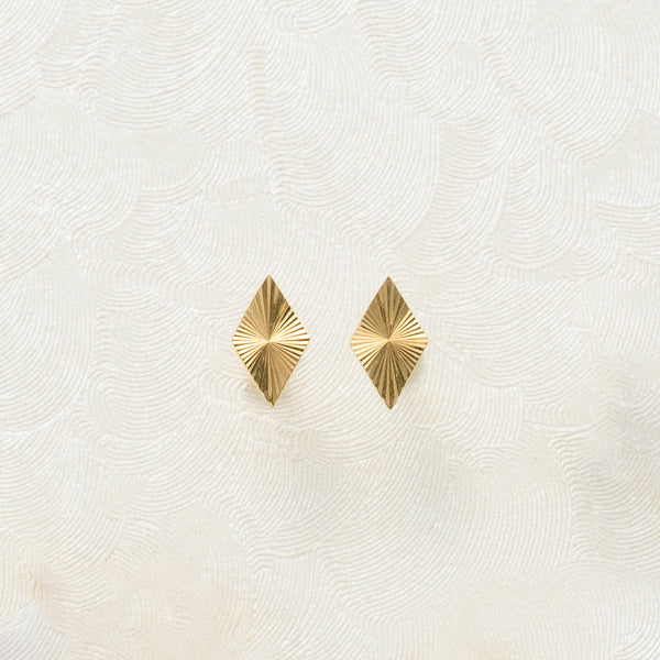 K18ピアス《26C50105》 | 京セラジュエリー オンラインストア