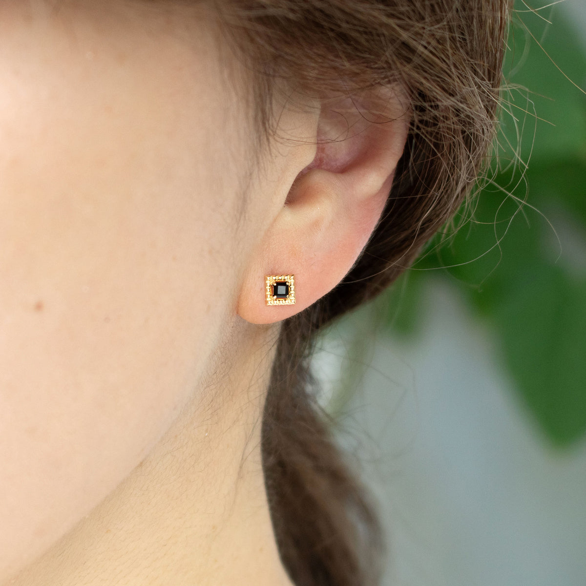 ブラックカルセドニー K18ピアス《26C70113》