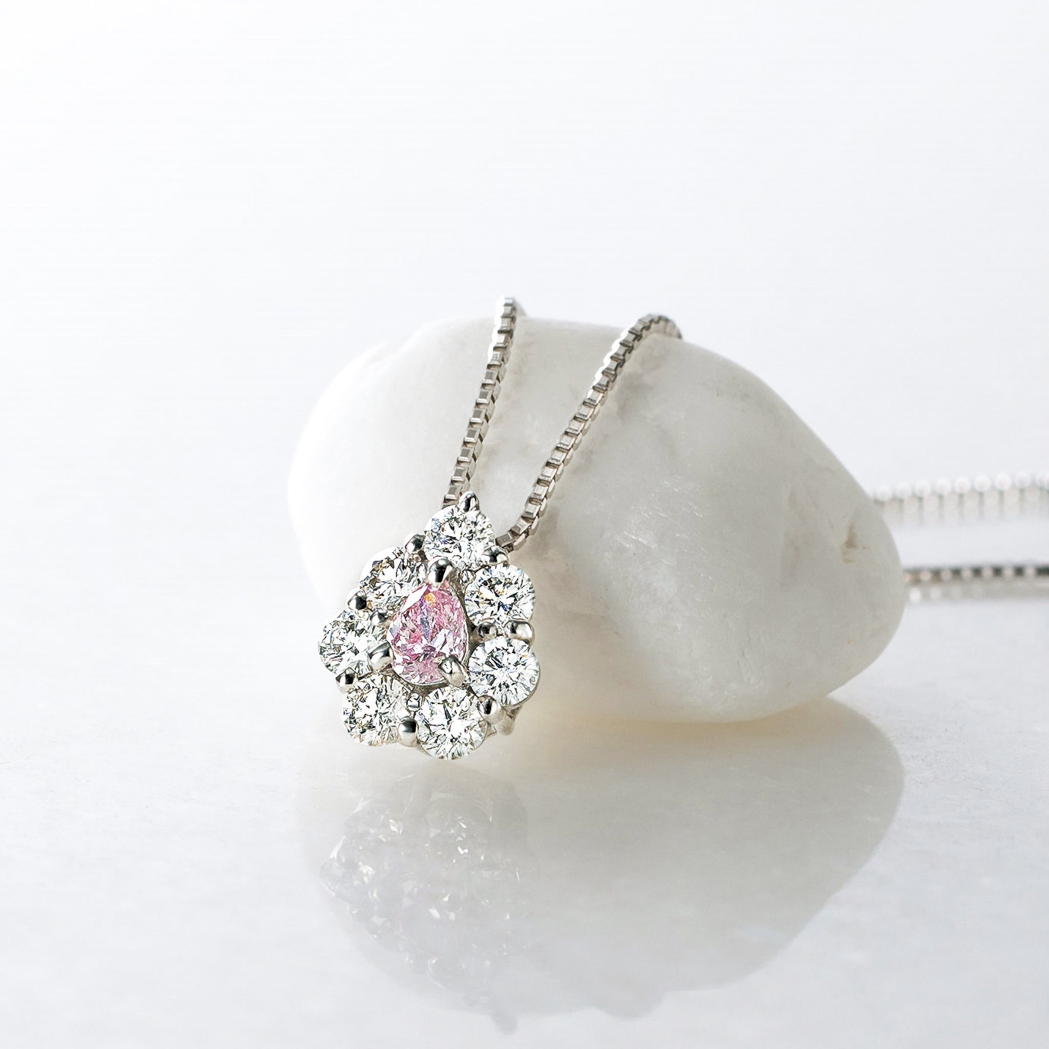 【限定4点】ピンクダイヤモンド/ダイヤモンド プラチナネックレス(0.07カラット/ファンシーパープリッシュピンク/I1/4月誕生石/グレーディングレポート付)《26H00701》